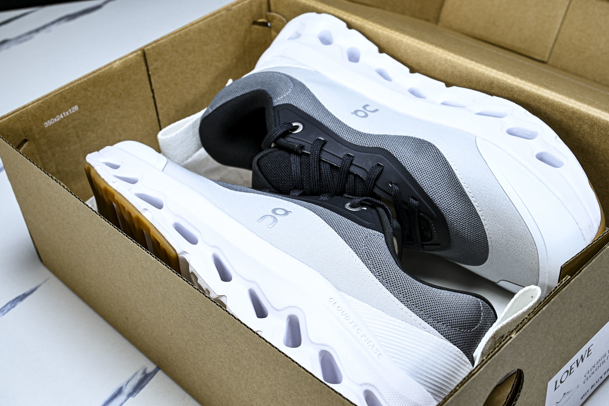 纯原LOEWE x ON Cloudtilt 2.0 Running罗意威 昂跑联名 运动跑鞋  #YZ