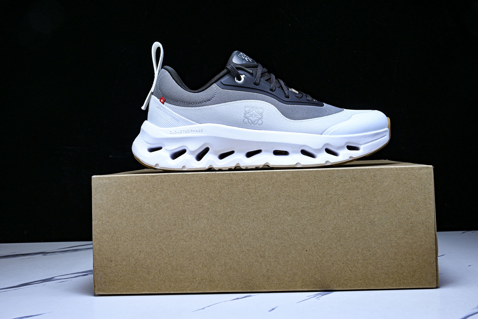 纯原LOEWE x ON Cloudtilt 2.0 Running罗意威 昂跑联名 运动跑鞋  #YZ