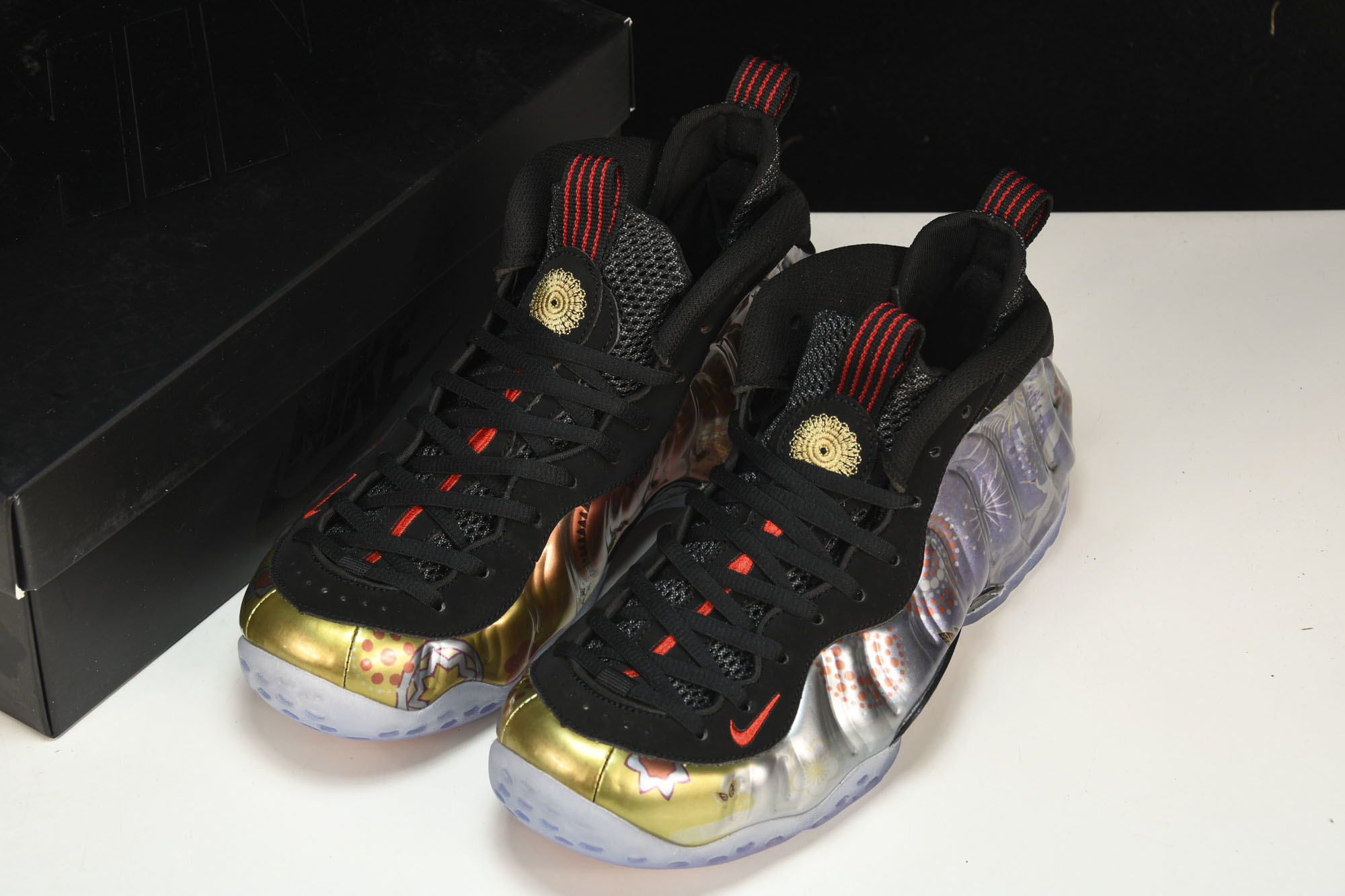 NK Air Foamposite One CNY限量新年烟花喷AO7541-00638.5 39 41