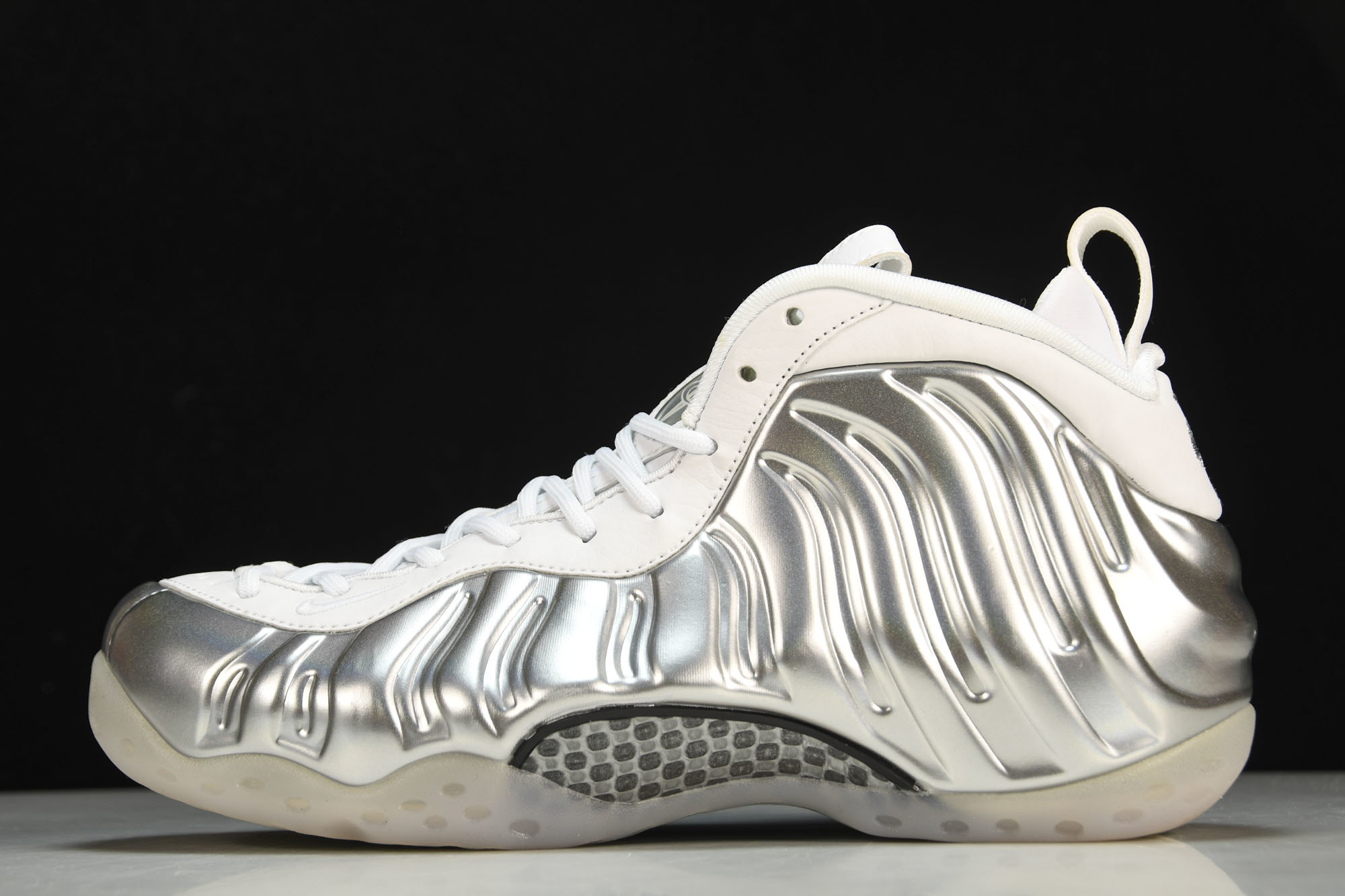 NK Air Foamposite One WMNS Chrome 白银喷泡 AA3963-10038.