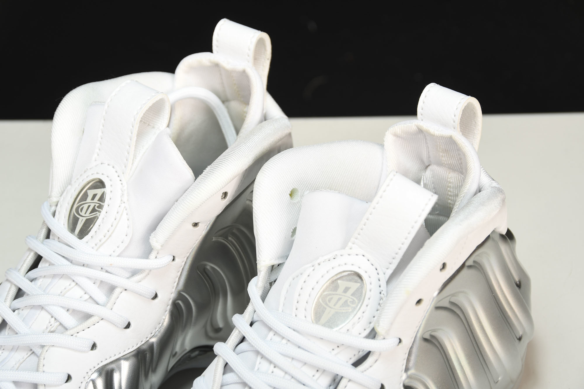 NK Air Foamposite One WMNS Chrome 白银喷泡 AA3963-10038.