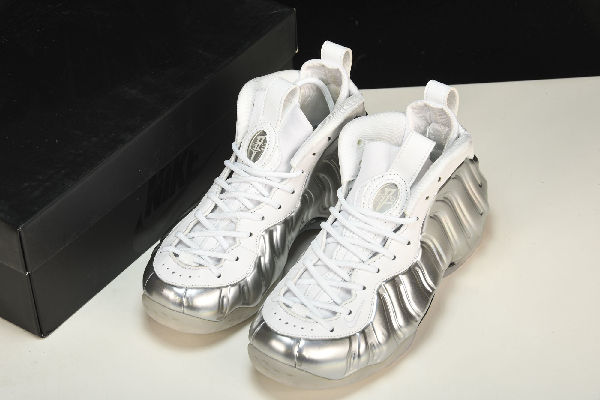 NK Air Foamposite One WMNS Chrome 白银喷泡 AA3963-10038.