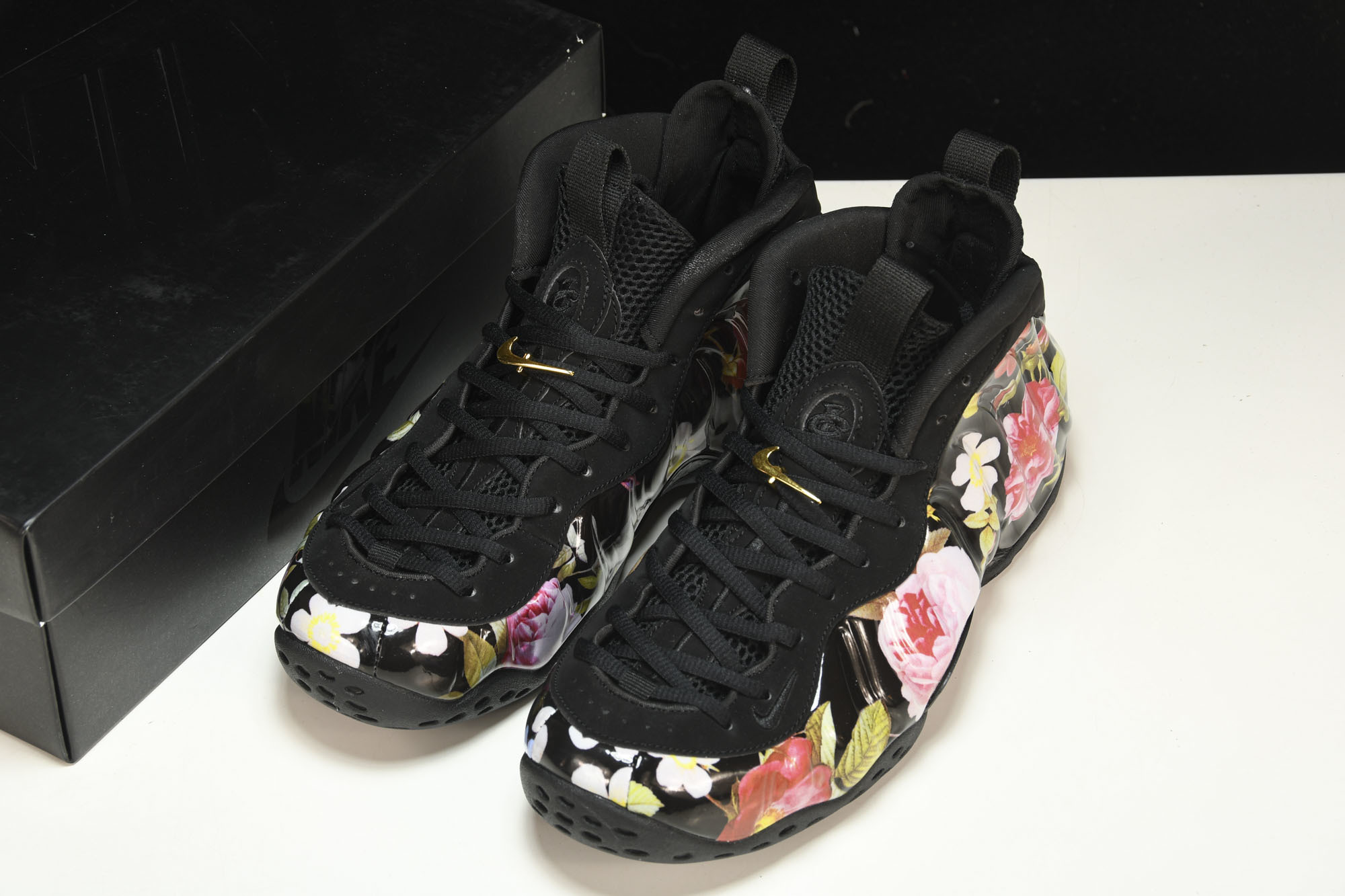 NK Air Foamposite One情人节花卉喷篮球鞋-01241 42 42.5 43 44 4