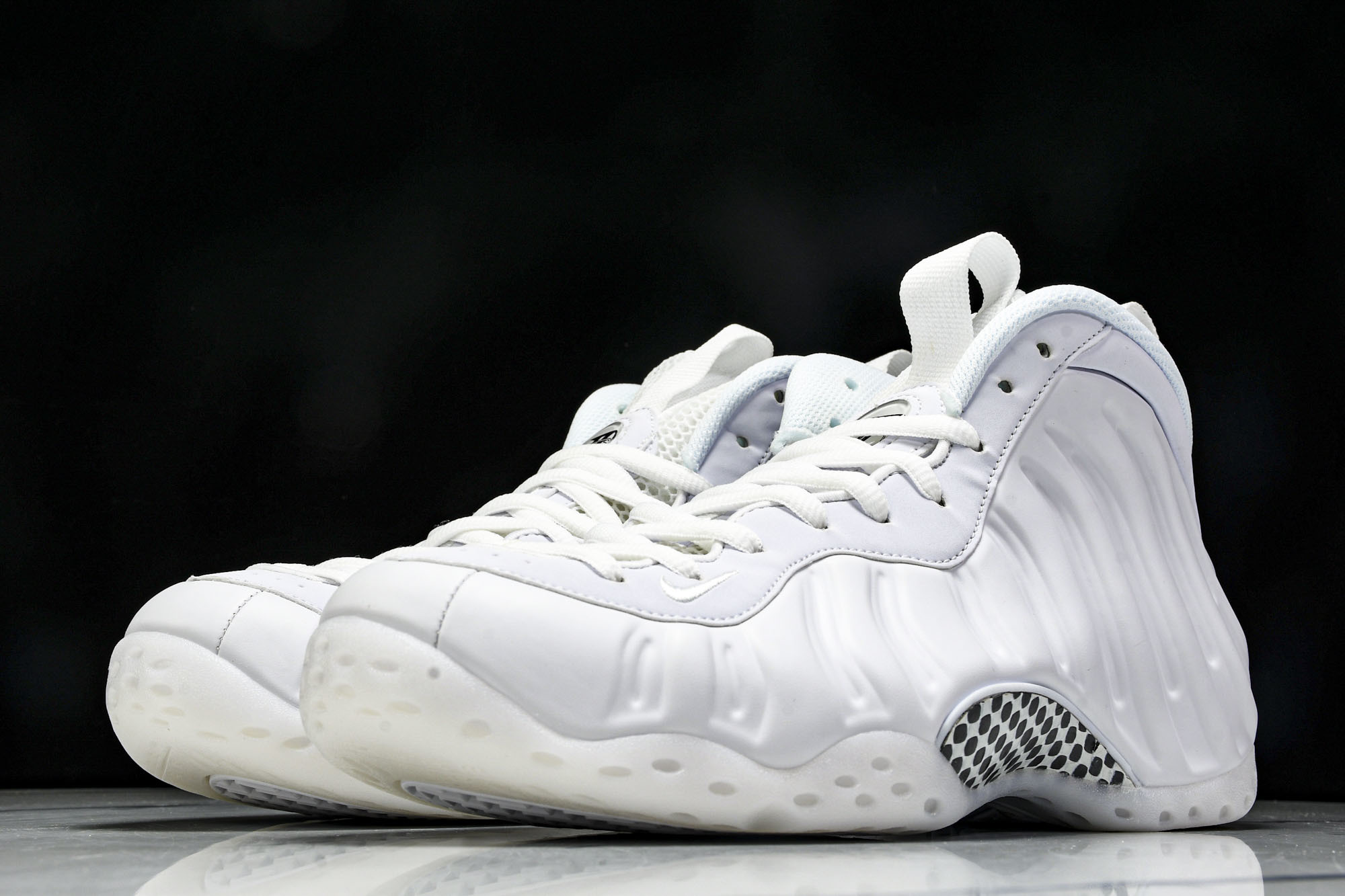 NK Air Foamposite One “Triple White” 舒适百搭 防滑耐磨 中帮 复古