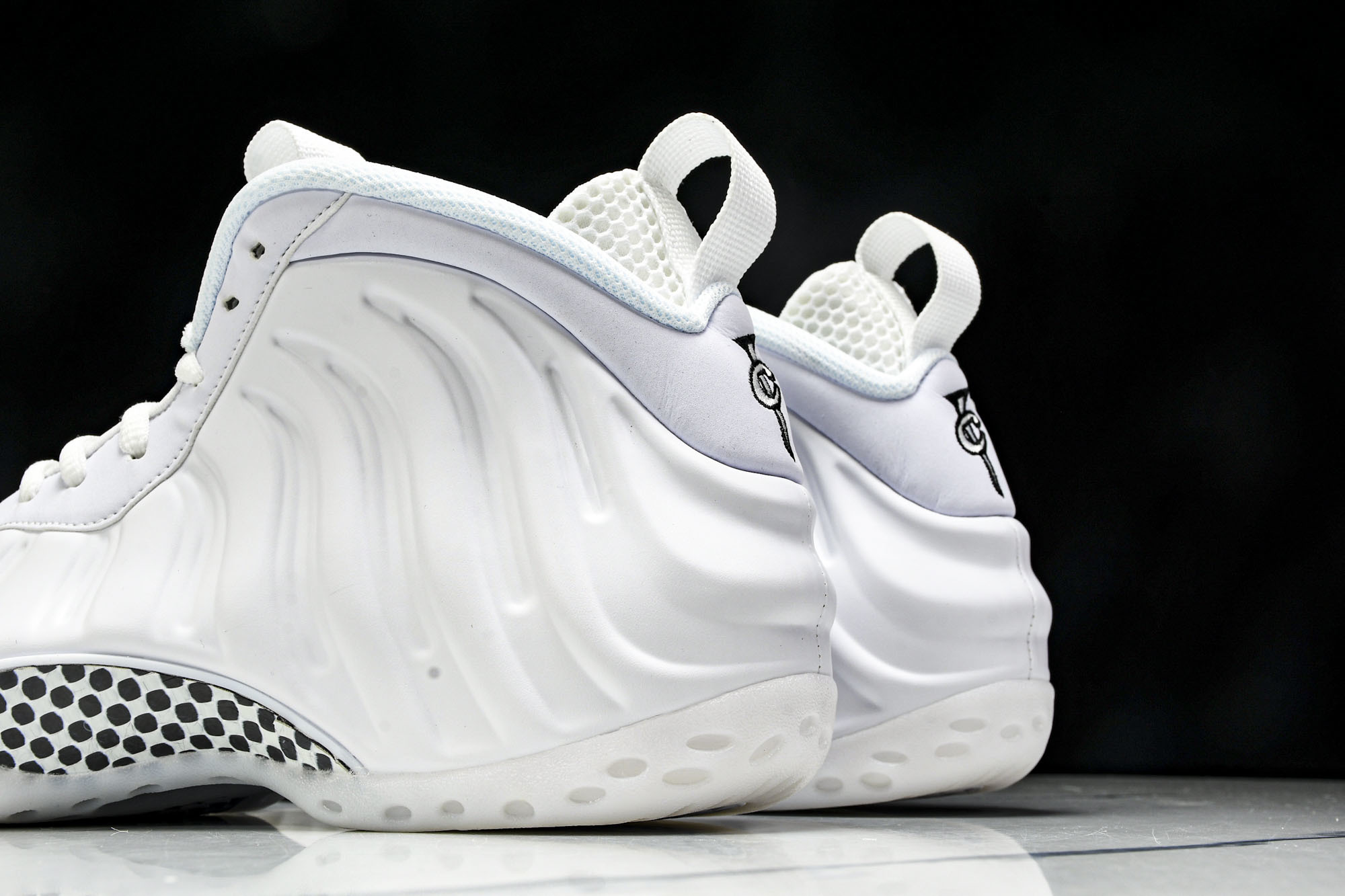 NK Air Foamposite One “Triple White” 舒适百搭 防滑耐磨 中帮 复古