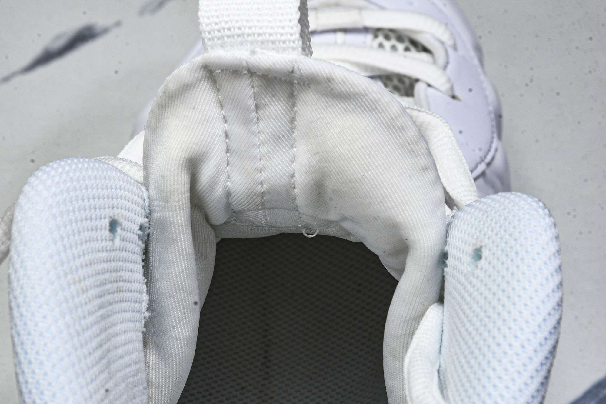 NK Air Foamposite One “Triple White” 舒适百搭 防滑耐磨 中帮 复古