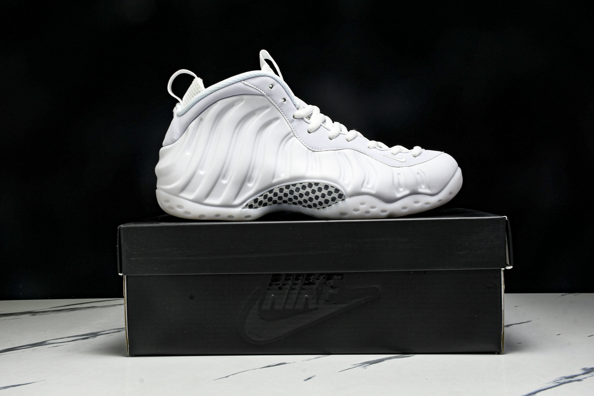 NK Air Foamposite One “Triple White” 舒适百搭 防滑耐磨 中帮 复古