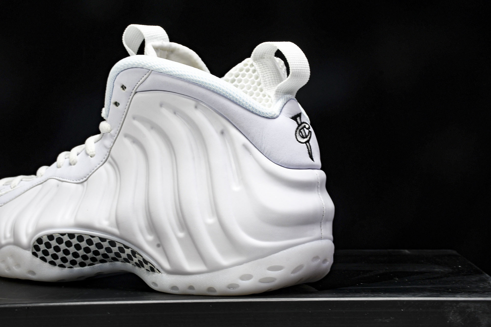 NK Air Foamposite One “Triple White” 舒适百搭 防滑耐磨 中帮 复古