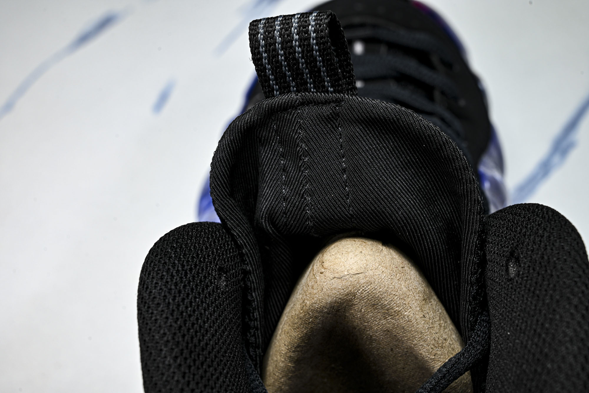 NK 耐克 AIR FOAMPOSITE ONE QS 男士减震支撑中帮运动复古篮球鞋FQ4303 40