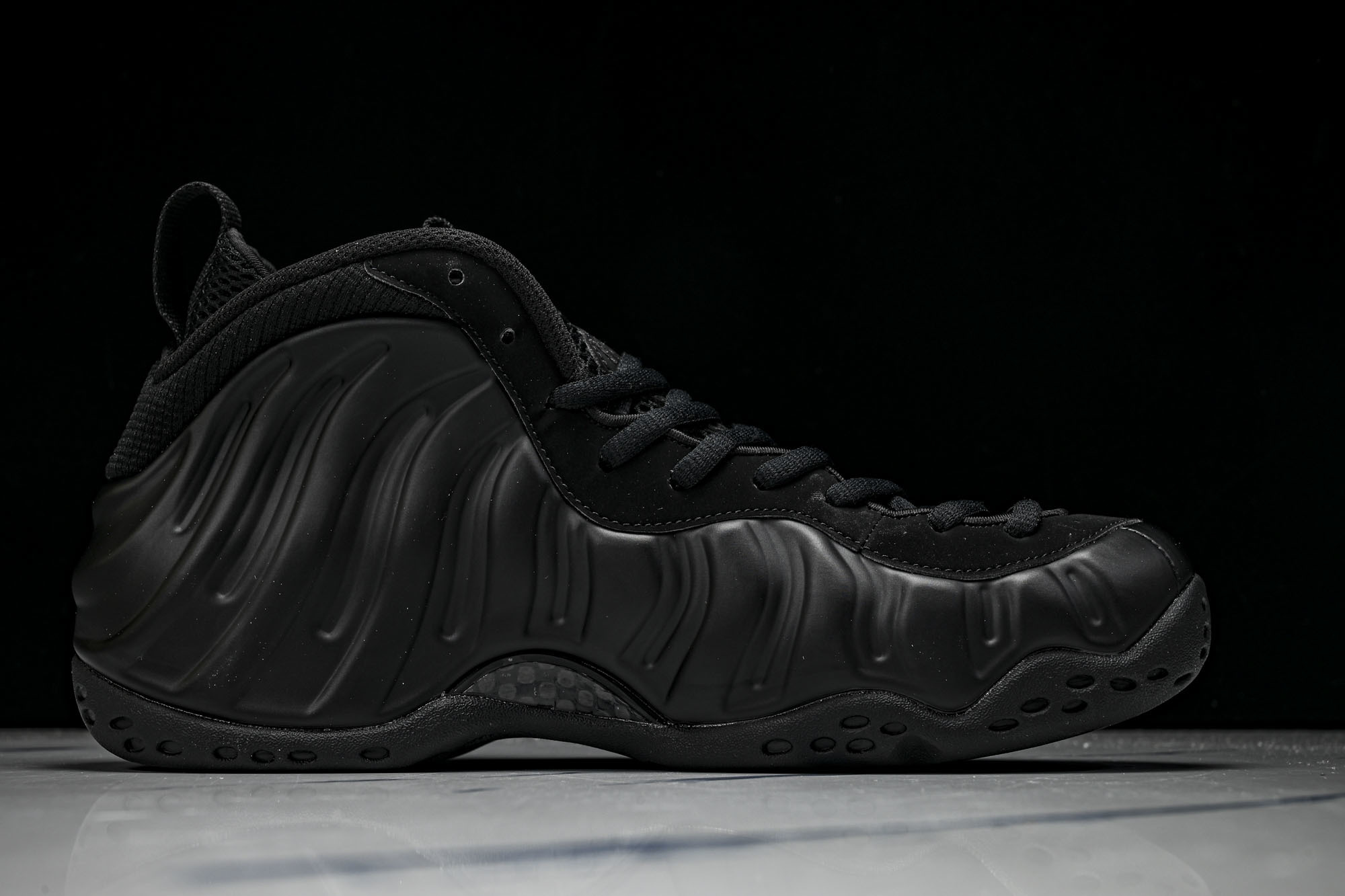 NK 耐克 AIR FOAMPOSITE ONE 男士减震支撑中帮运动复古篮球鞋FD5855 001产品