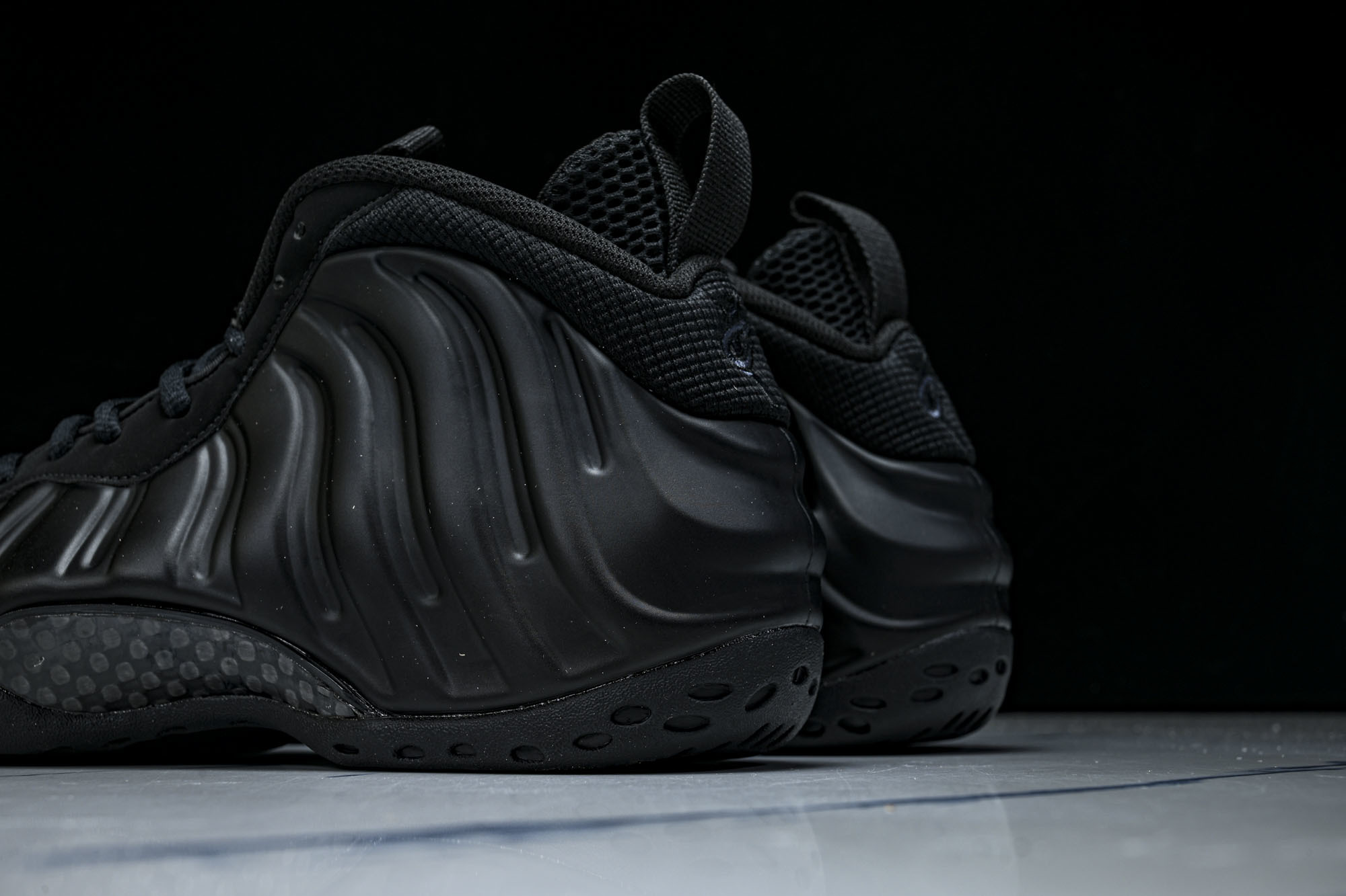 NK 耐克 AIR FOAMPOSITE ONE 男士减震支撑中帮运动复古篮球鞋FD5855 001产品