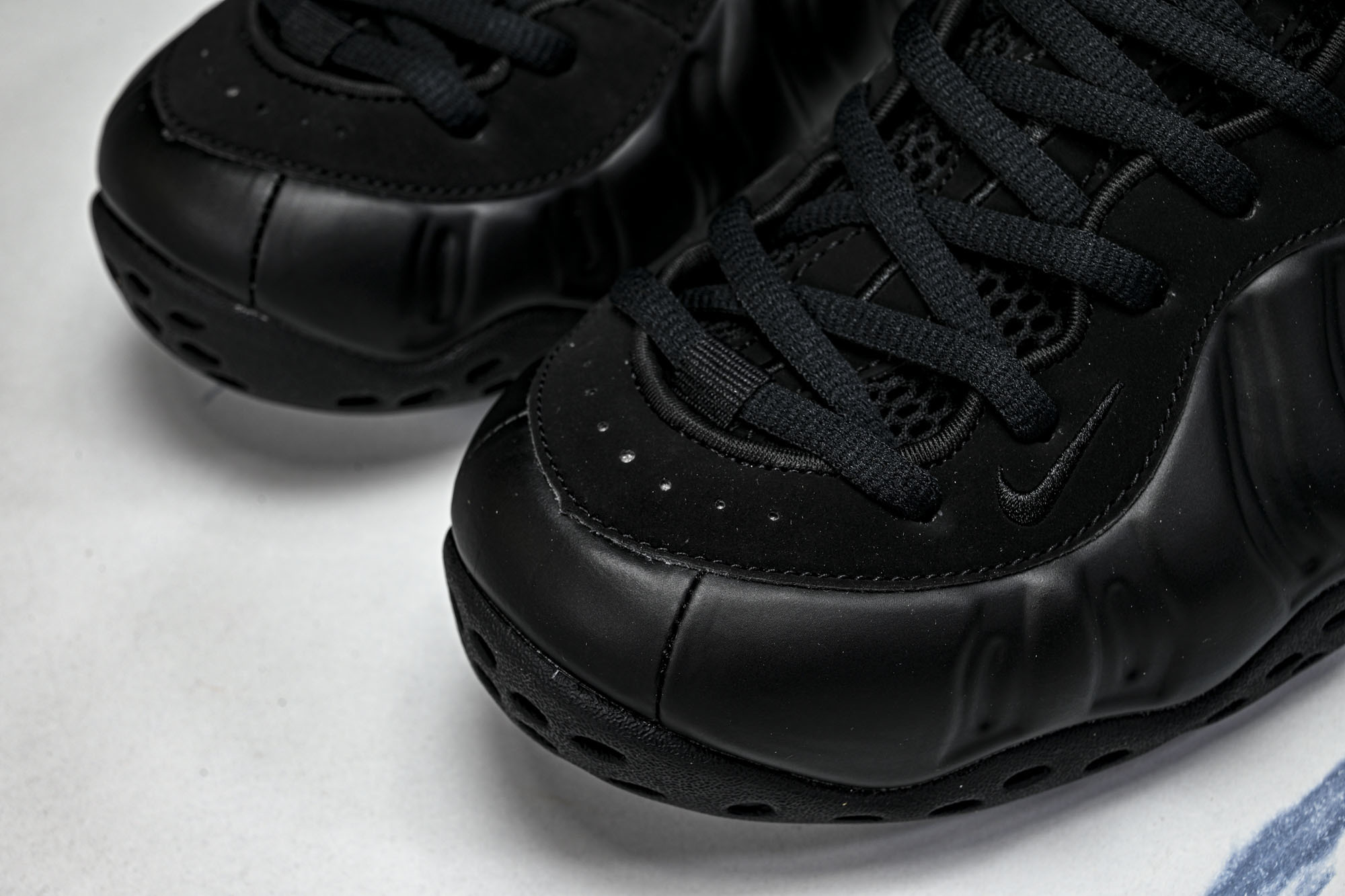 NK 耐克 AIR FOAMPOSITE ONE 男士减震支撑中帮运动复古篮球鞋FD5855 001产品