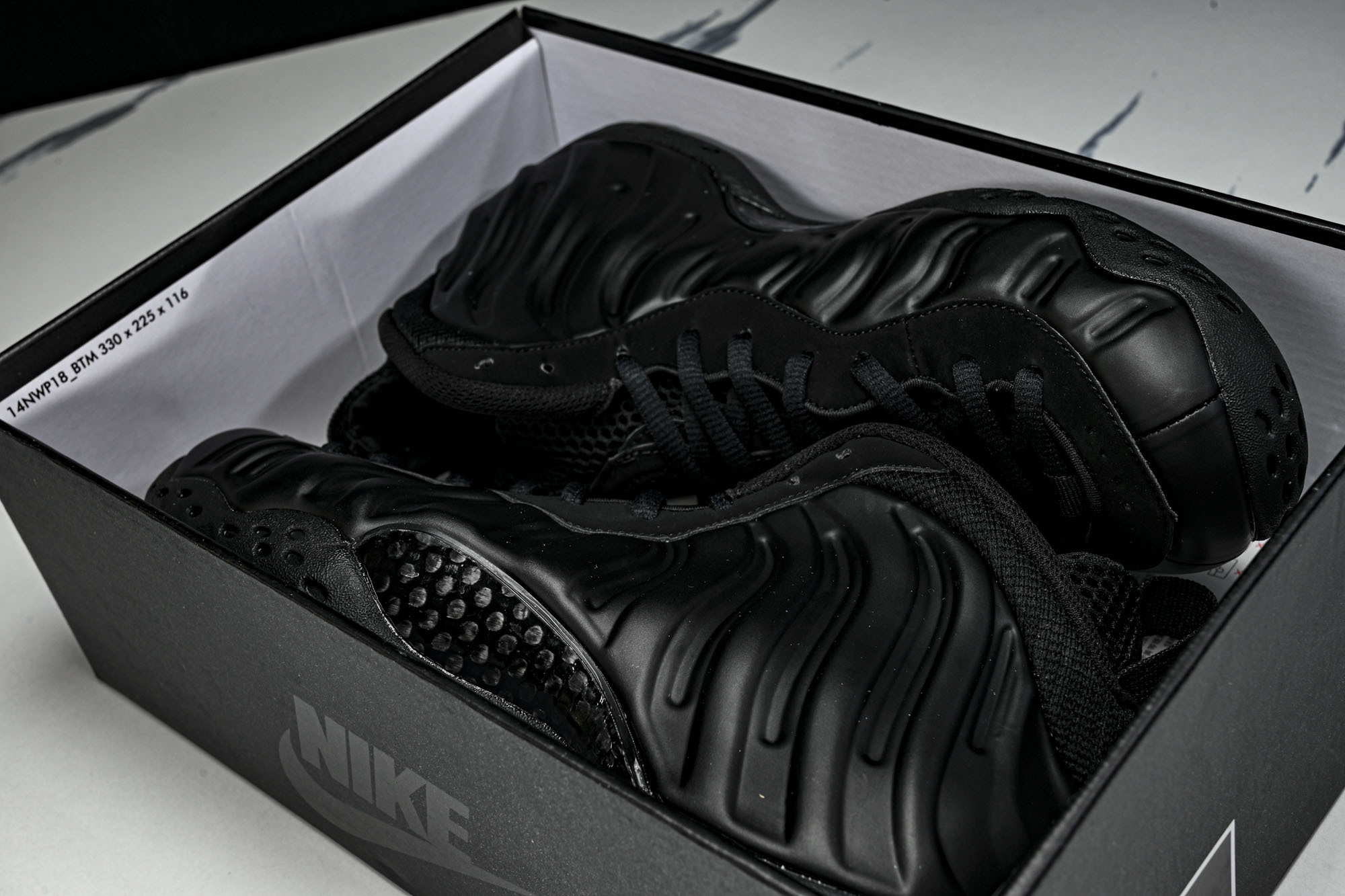 NK 耐克 AIR FOAMPOSITE ONE 男士减震支撑中帮运动复古篮球鞋FD5855 001产品