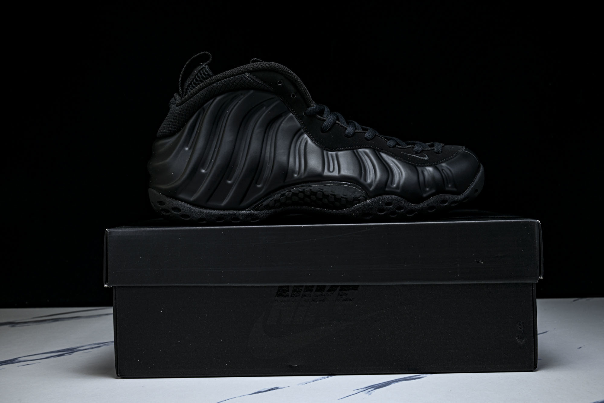 NK 耐克 AIR FOAMPOSITE ONE 男士减震支撑中帮运动复古篮球鞋FD5855 001产品