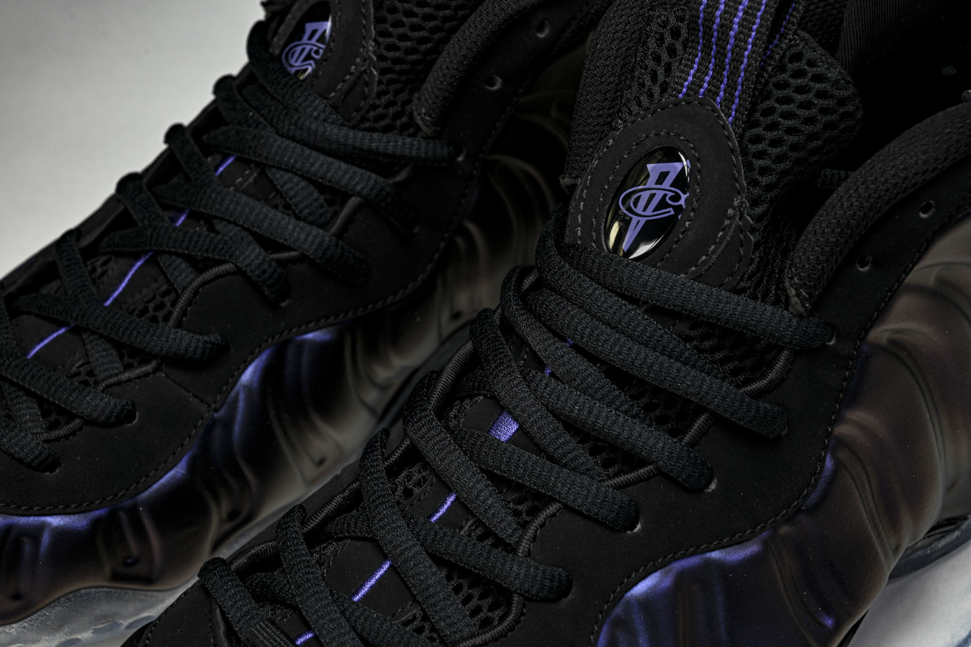 NK 耐克 AIR FOAMPOSITE ONE 男士减震支撑中帮运动复古篮球鞋FN5212 001产品