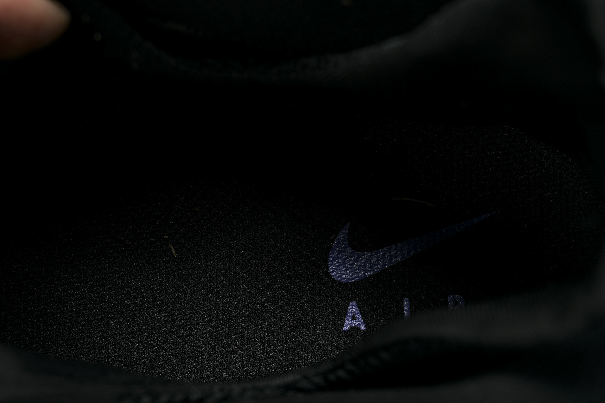 NK 耐克 AIR FOAMPOSITE ONE 男士减震支撑中帮运动复古篮球鞋FN5212 001产品