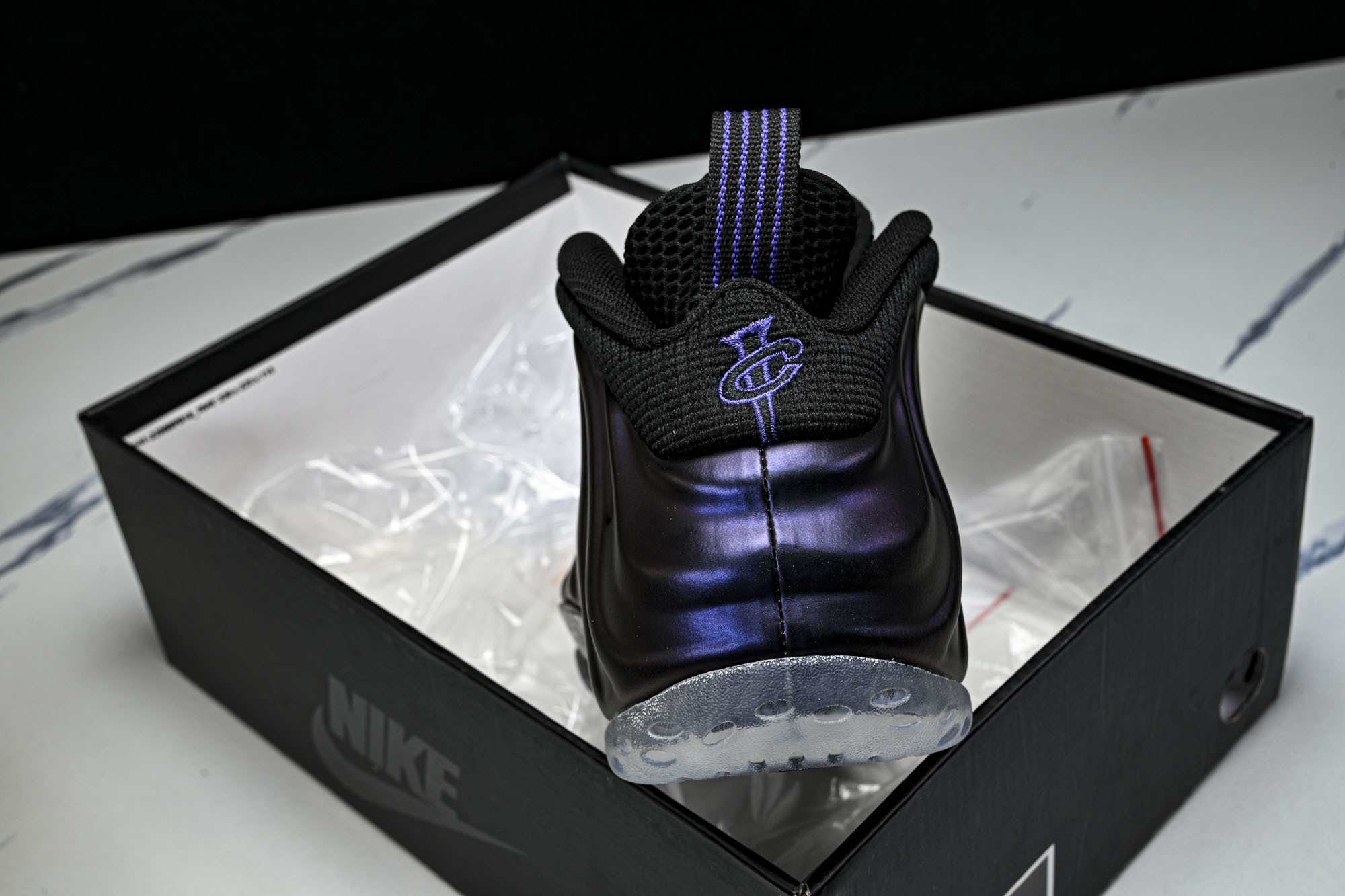 NK 耐克 AIR FOAMPOSITE ONE 男士减震支撑中帮运动复古篮球鞋FN5212 001产品