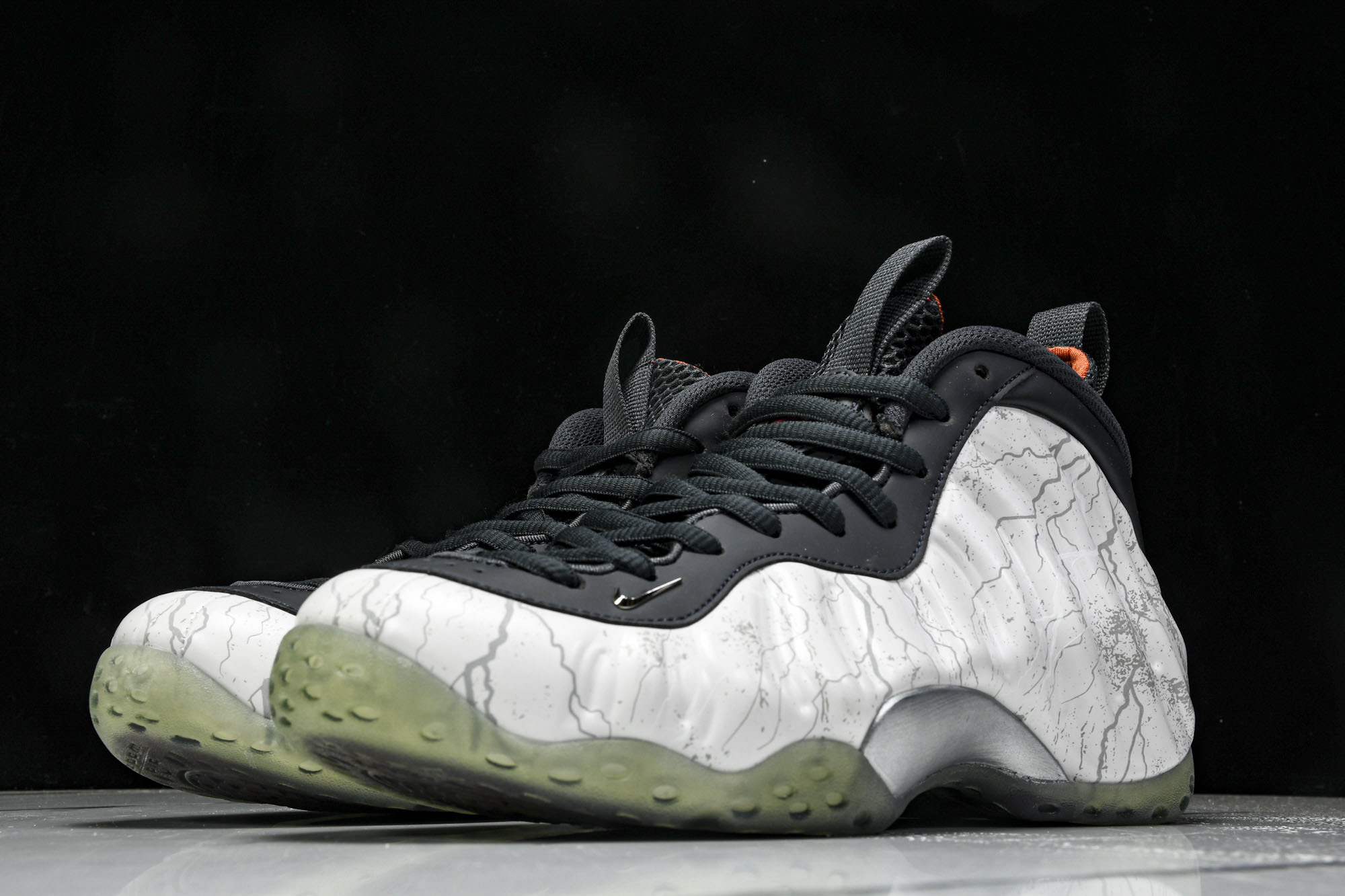 NK Air Foamposite One Big Bang 钱掌喷泡 白灰黑 HF6367 00140