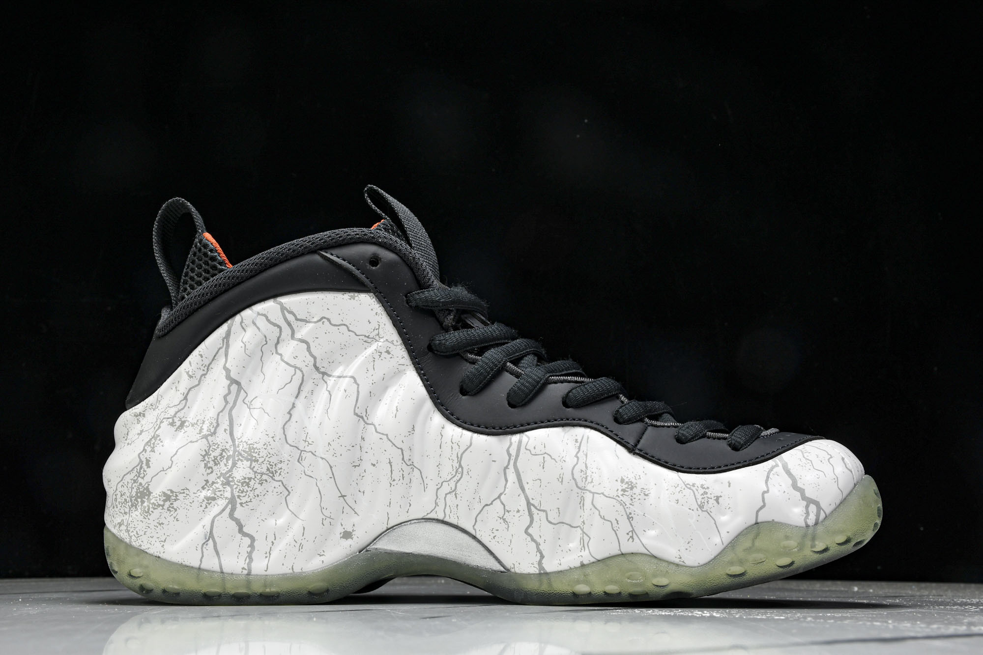 NK Air Foamposite One Big Bang 钱掌喷泡 白灰黑 HF6367 00140
