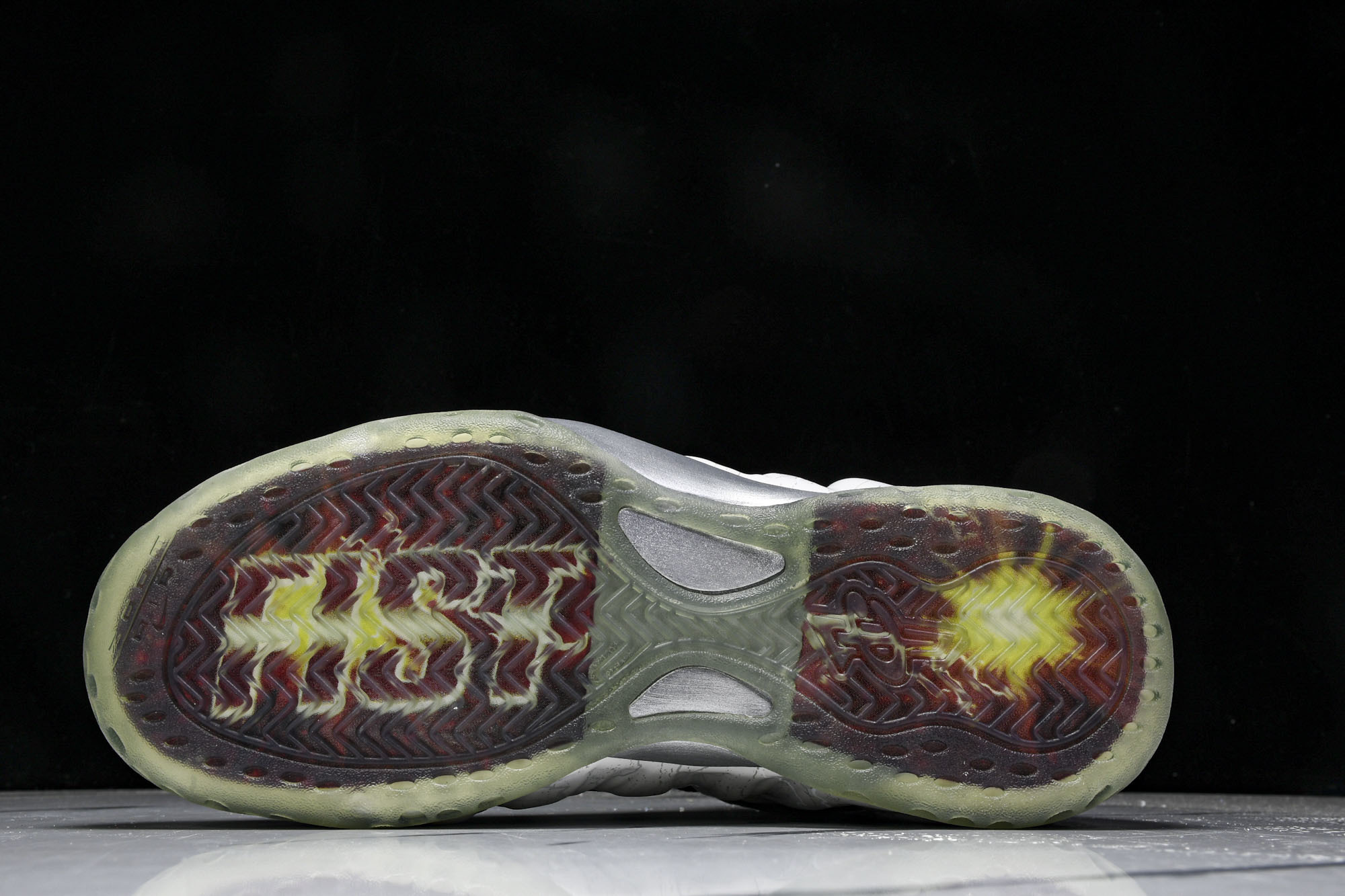NK Air Foamposite One Big Bang 钱掌喷泡 白灰黑 HF6367 00140