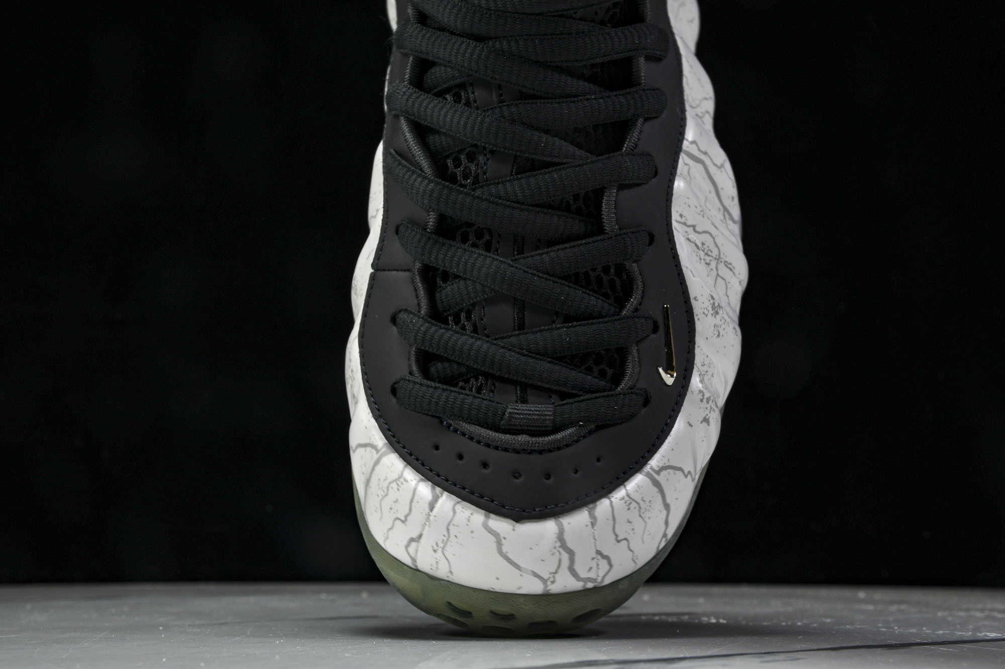 NK Air Foamposite One Big Bang 钱掌喷泡 白灰黑 HF6367 00140