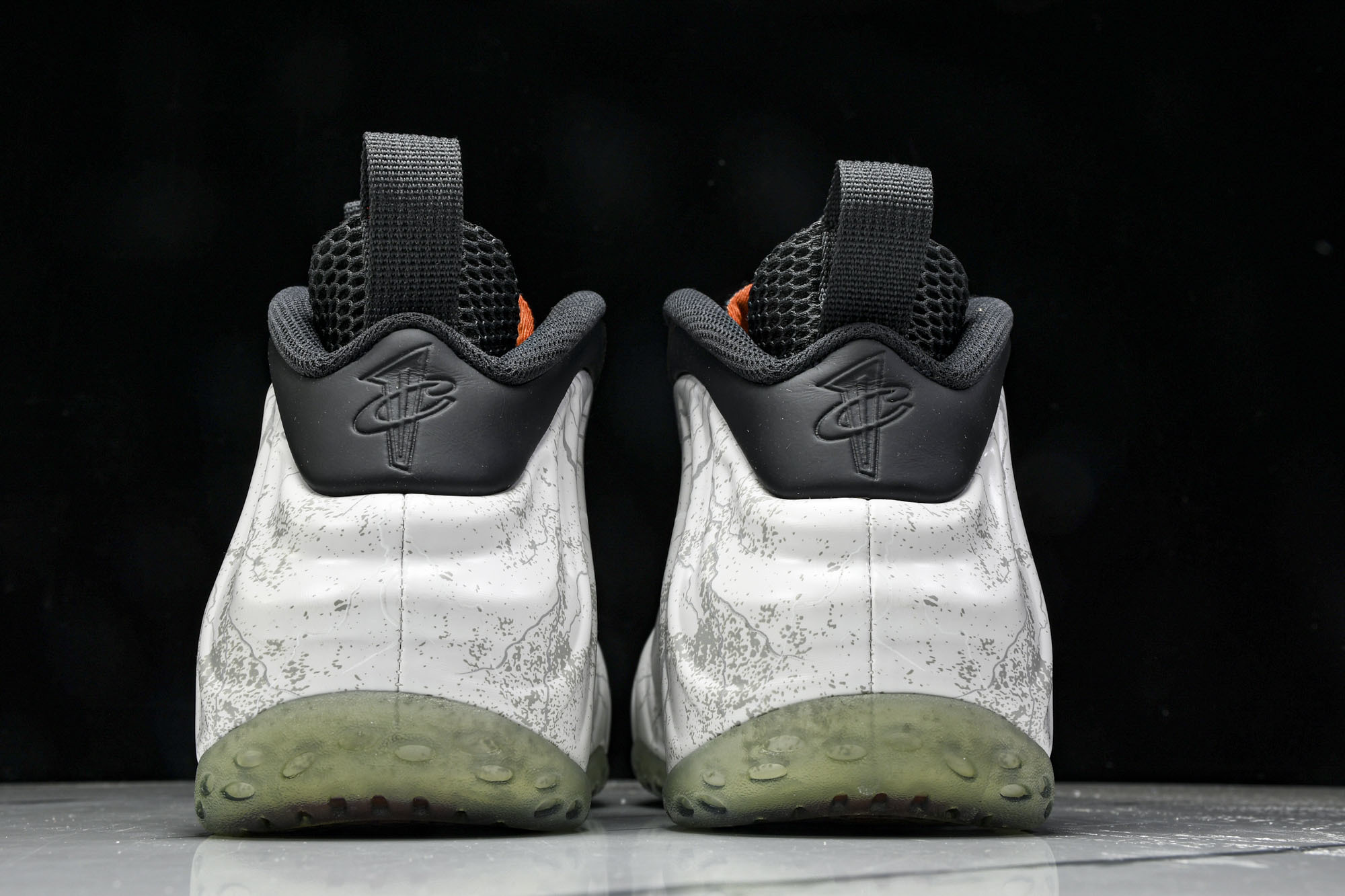 NK Air Foamposite One Big Bang 钱掌喷泡 白灰黑 HF6367 00140