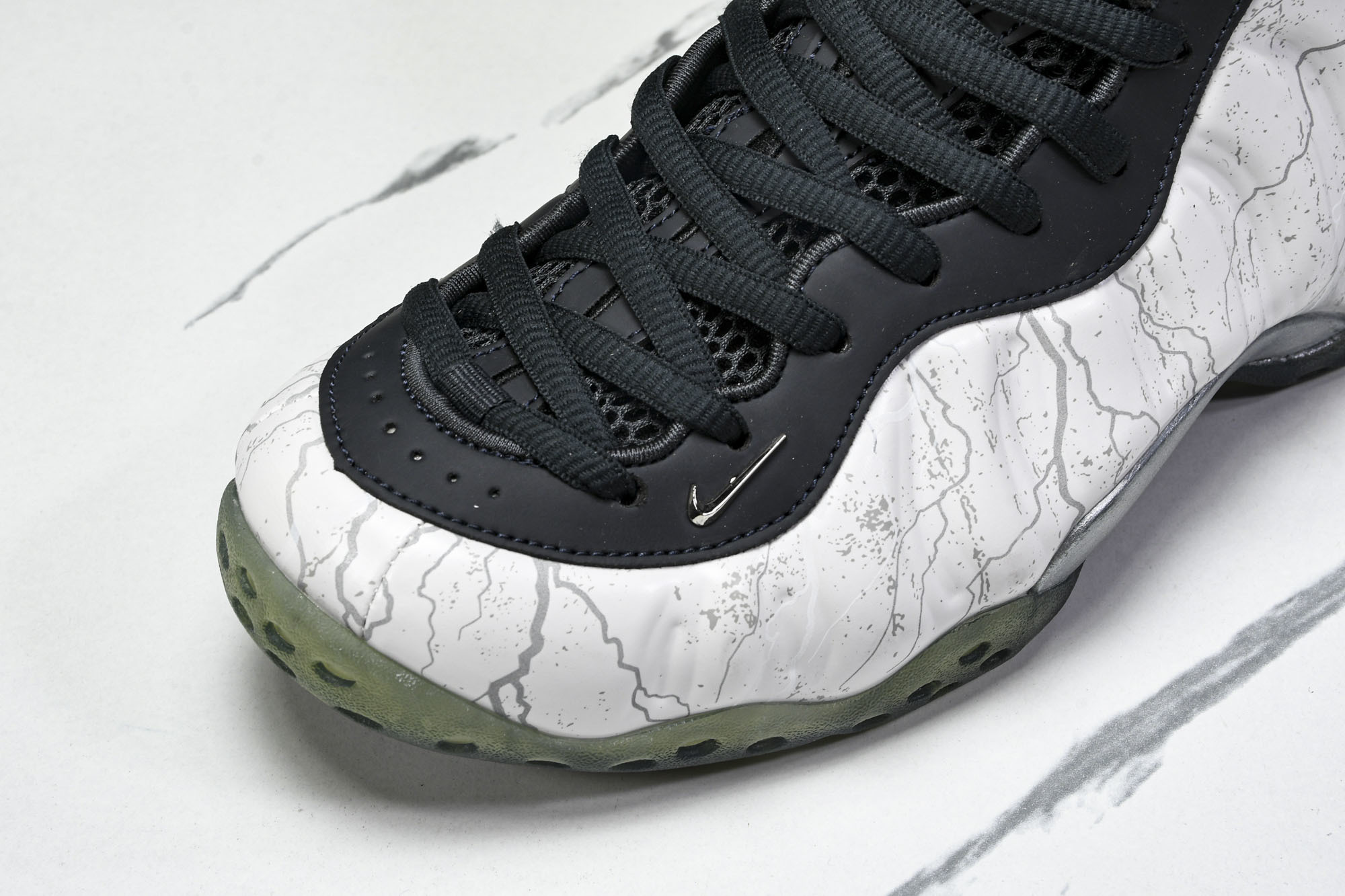 NK Air Foamposite One Big Bang 钱掌喷泡 白灰黑 HF6367 00140