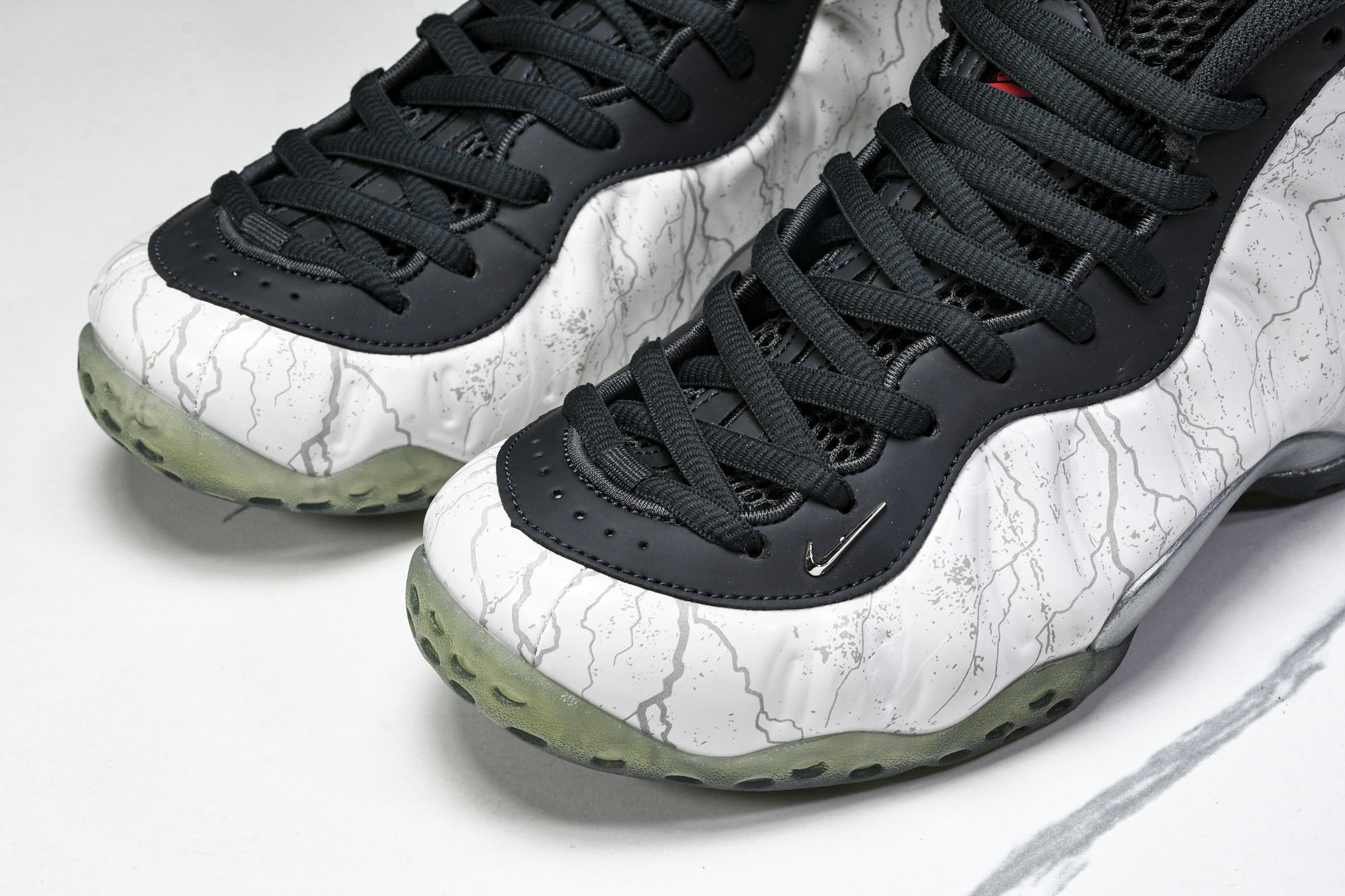 NK Air Foamposite One Big Bang 钱掌喷泡 白灰黑 HF6367 00140