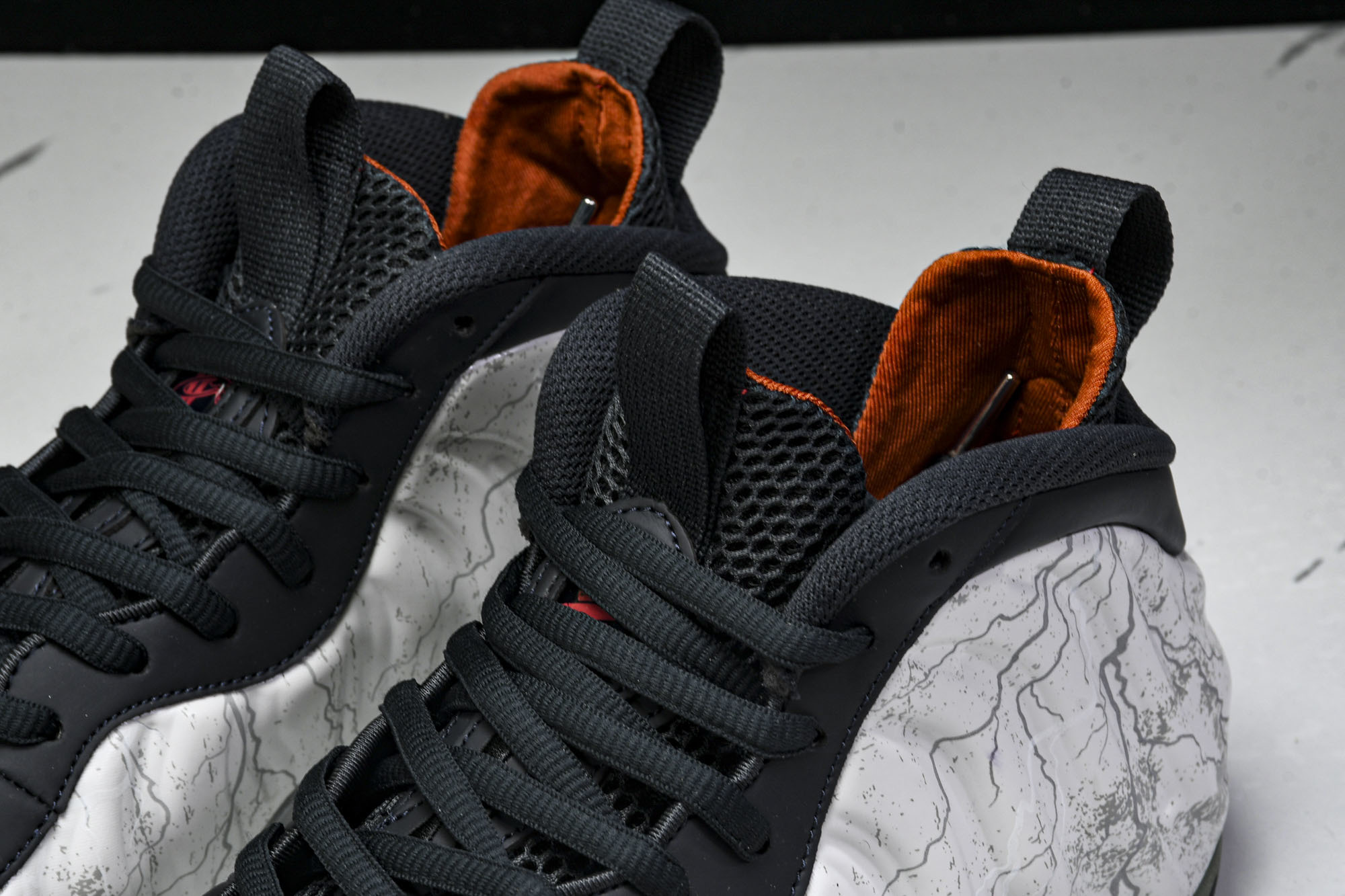 NK Air Foamposite One Big Bang 钱掌喷泡 白灰黑 HF6367 00140