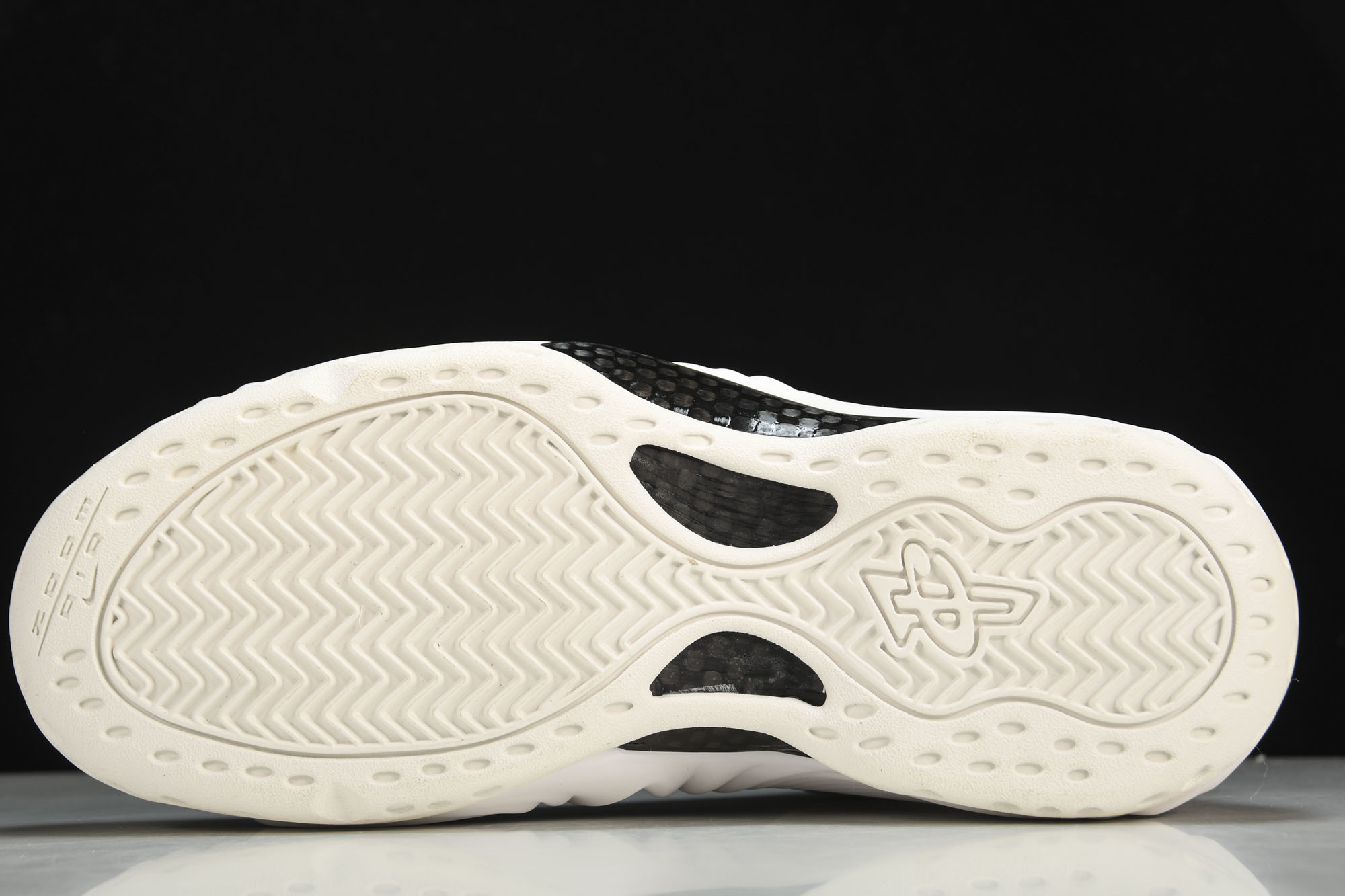 NK Air Foamposite One CDG联名 白色喷 DJ7952-10038.5 39 41