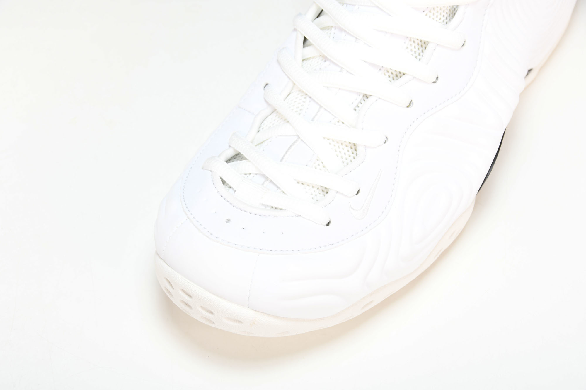 NK Air Foamposite One CDG联名 白色喷 DJ7952-10038.5 39 41
