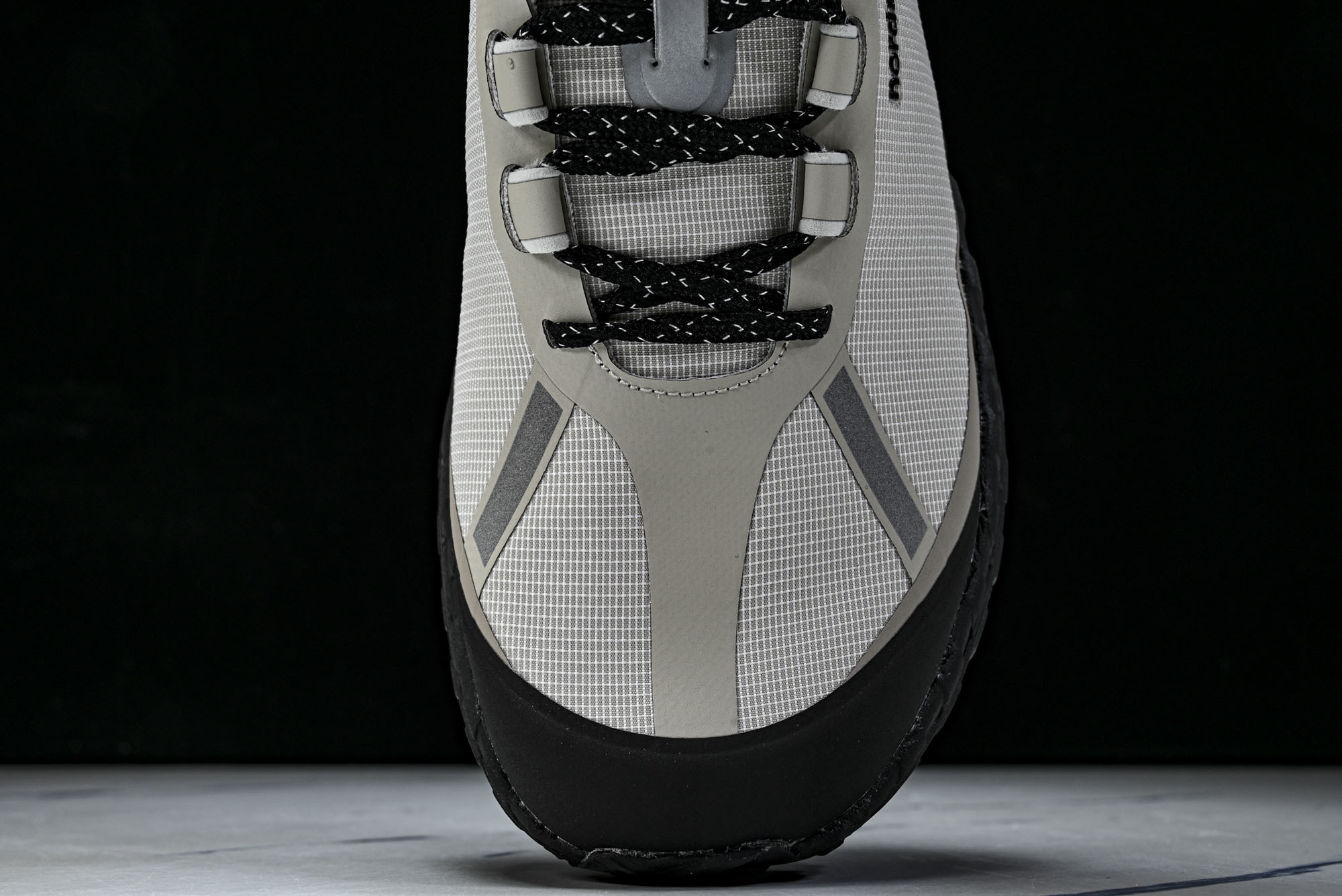 Norda 001 Sneaker in Stealth Black 男子灰黑色 全地形 越野 户外登山