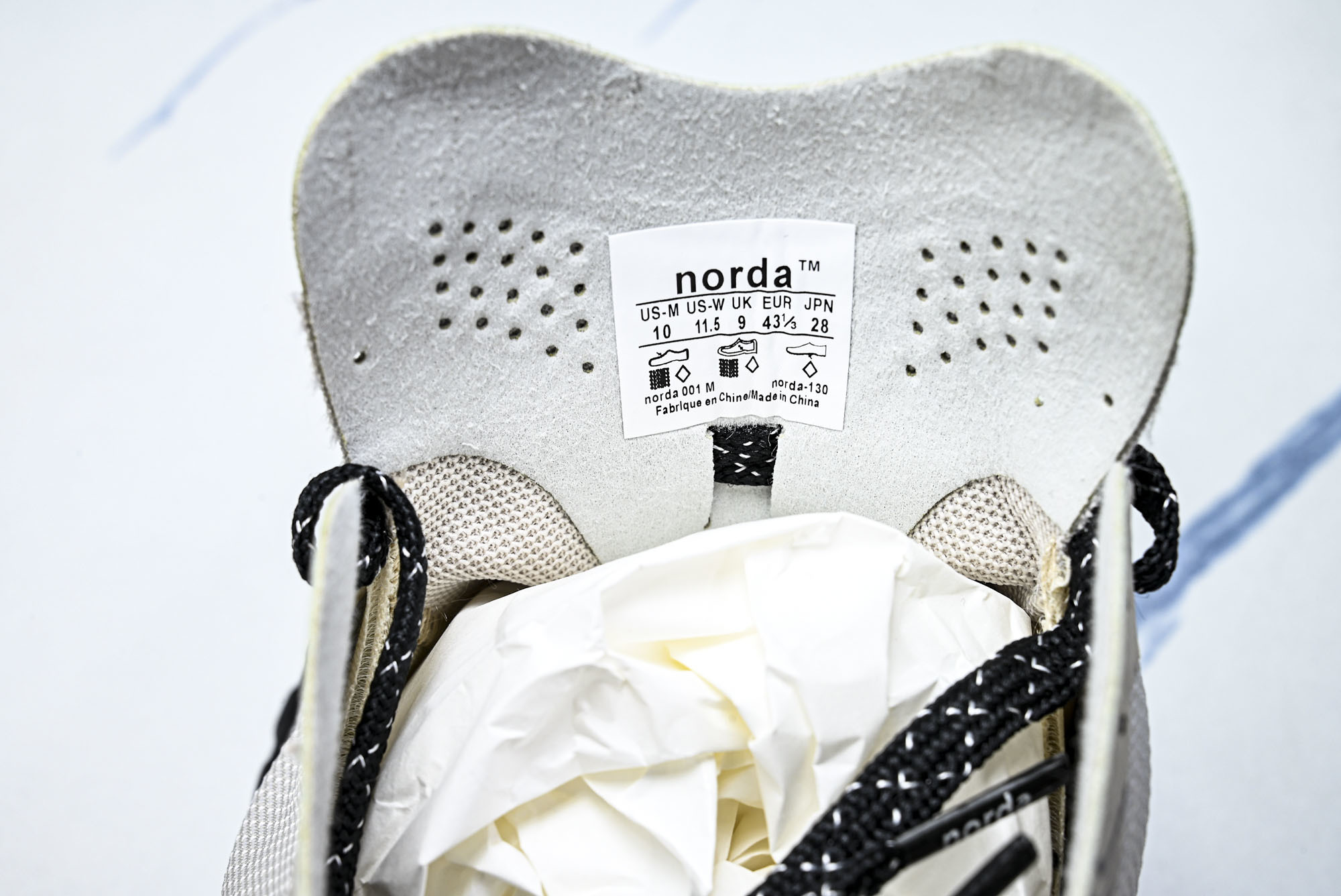 Norda 001 Sneaker in Stealth Black 男子灰黑色 全地形 越野 户外登山