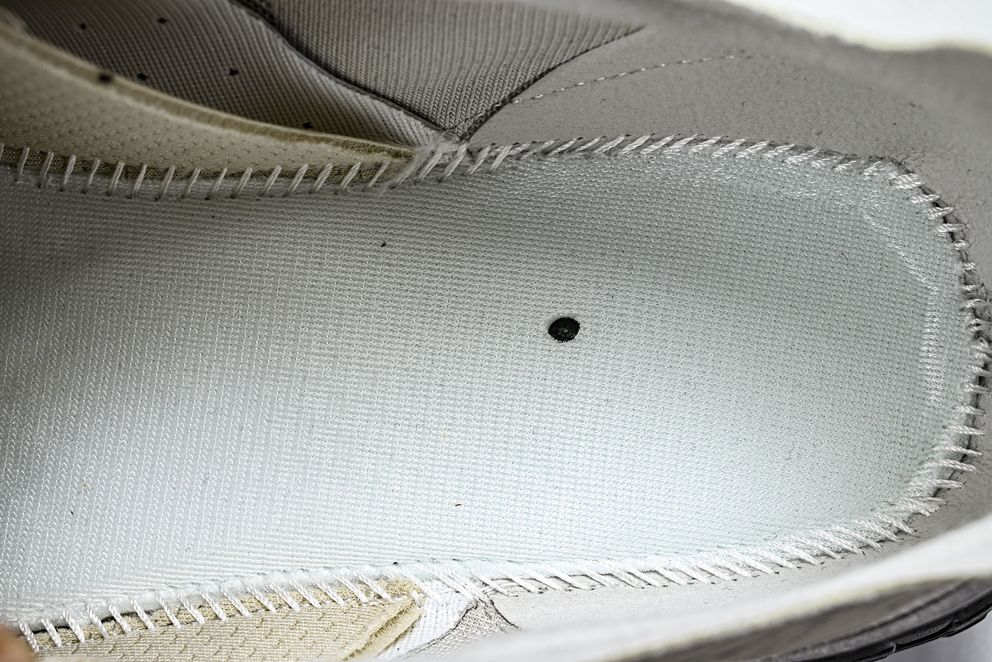 Norda 001 Sneaker in Stealth Black 男子灰黑色 全地形 越野 户外登山