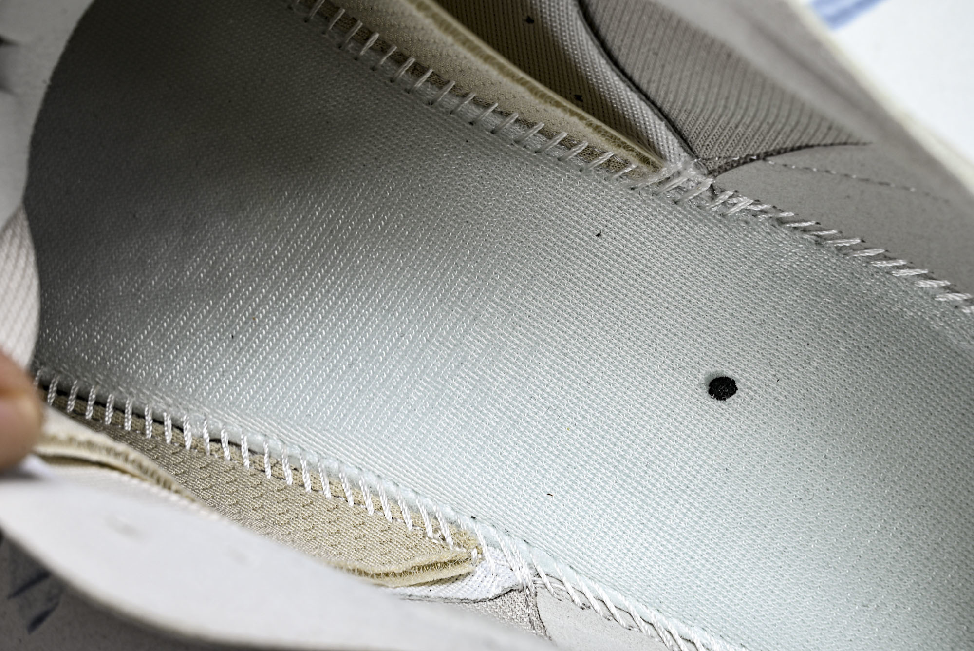 Norda 001 Sneaker in Stealth Black 男子灰黑色 全地形 越野 户外登山