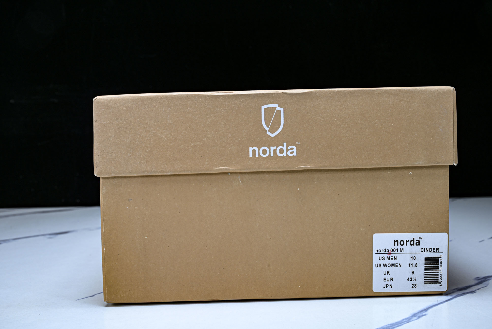Norda 001 Sneaker in Stealth Black 男子灰黑色 全地形 越野 户外登山