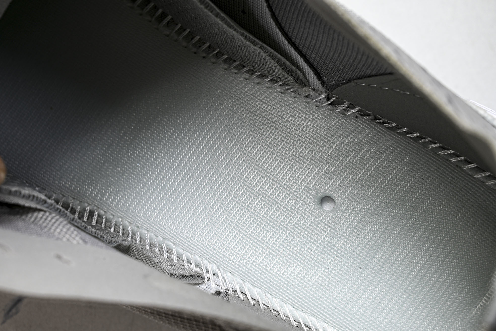 Norda 001 Sneaker in Stealth Black 男子灰黑色 全地形 越野 户外登山