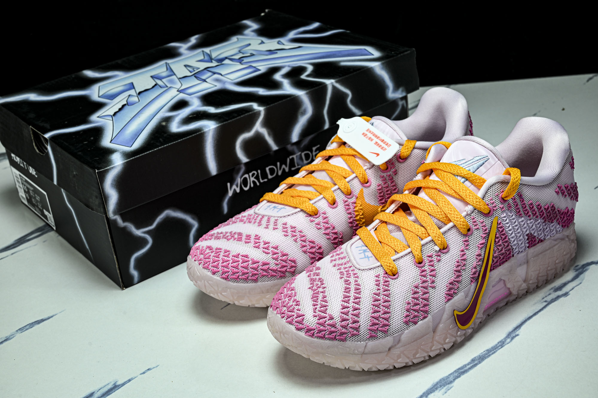 Nike JA 3 EP 莫兰特三代低帮实战篮球鞋 HF2794-601 #YZ001鞋面采用网布搭配棱