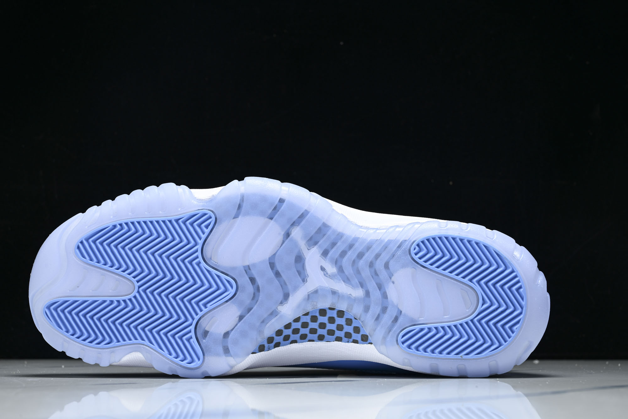 Air Jordan 11 Low  University Blue  AJ11 乔11大学蓝 FV51