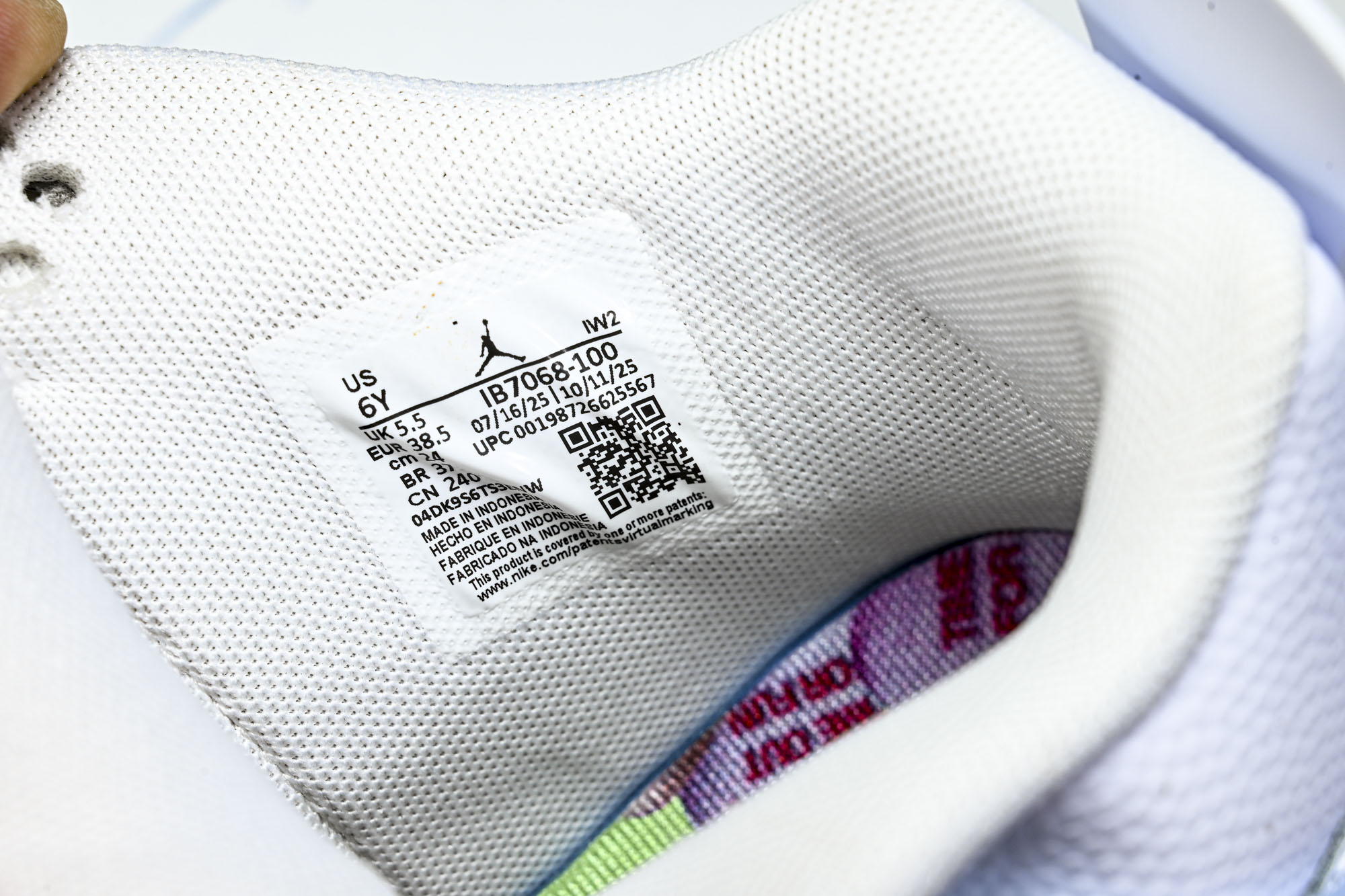 Air Jordan 4 Retro GS “情人节” 2026 白粉草绿色 IB7068-100 #Y