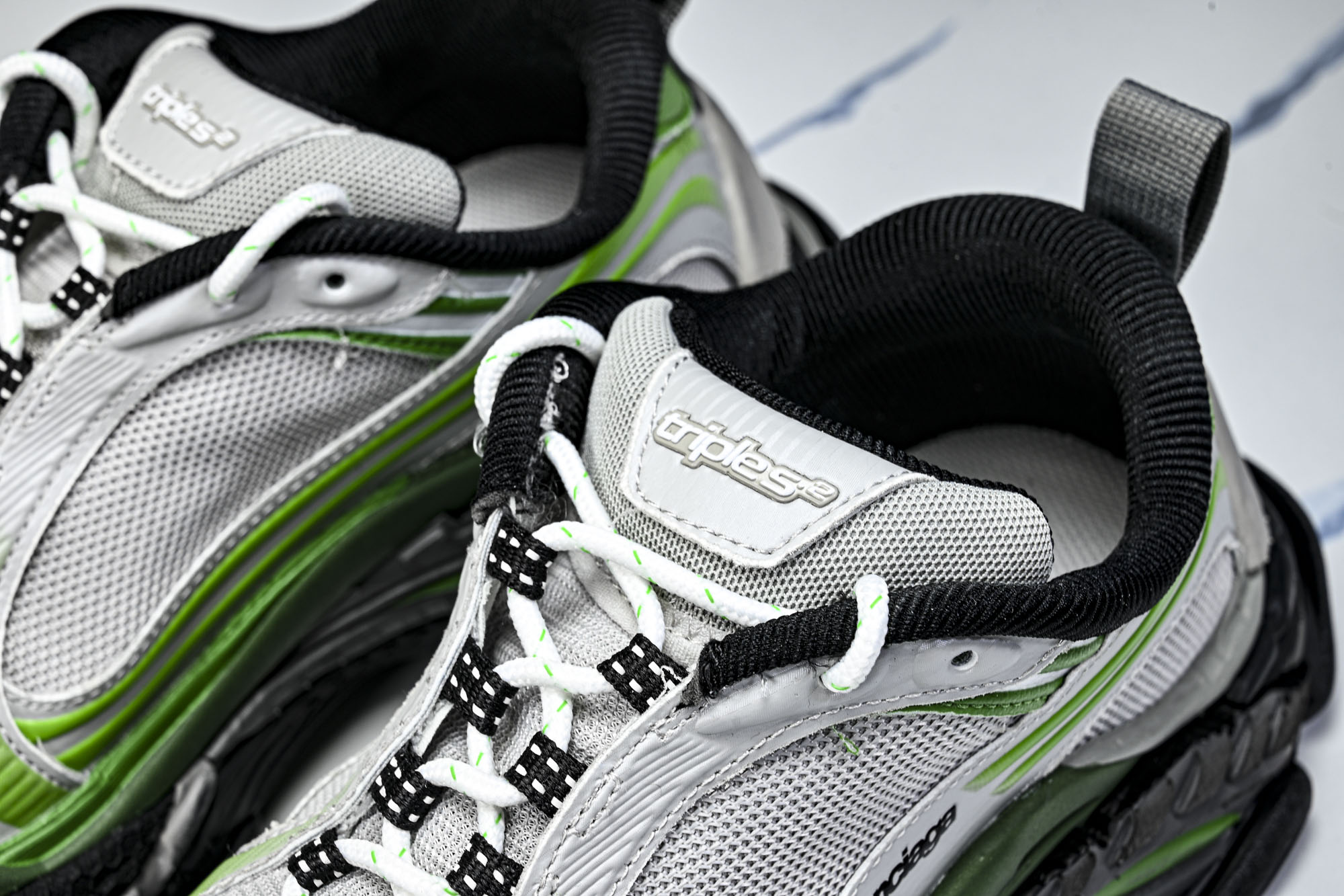 Balenciaga Triple S 2 Gradient Mesh 官方同步 巴黎世家 二十四代潮流