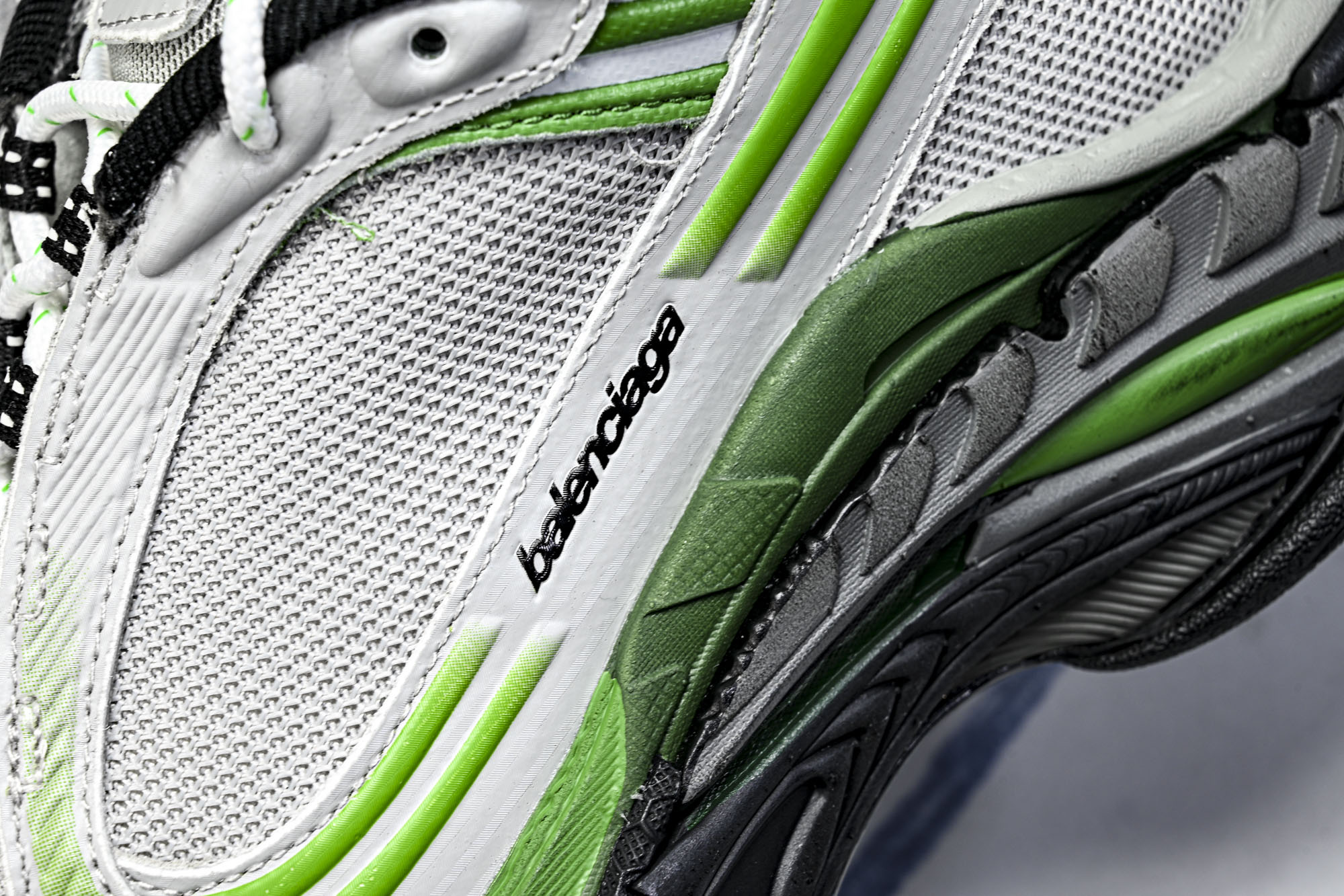Balenciaga Triple S 2 Gradient Mesh 官方同步 巴黎世家 二十四代潮流