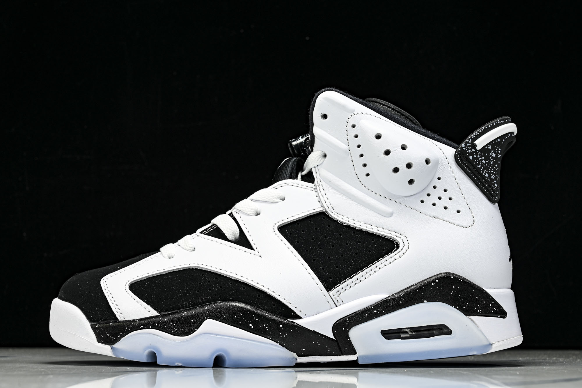 Air Jordan 6 Retro  White And Black  AJ6 乔6经典白黑CT852