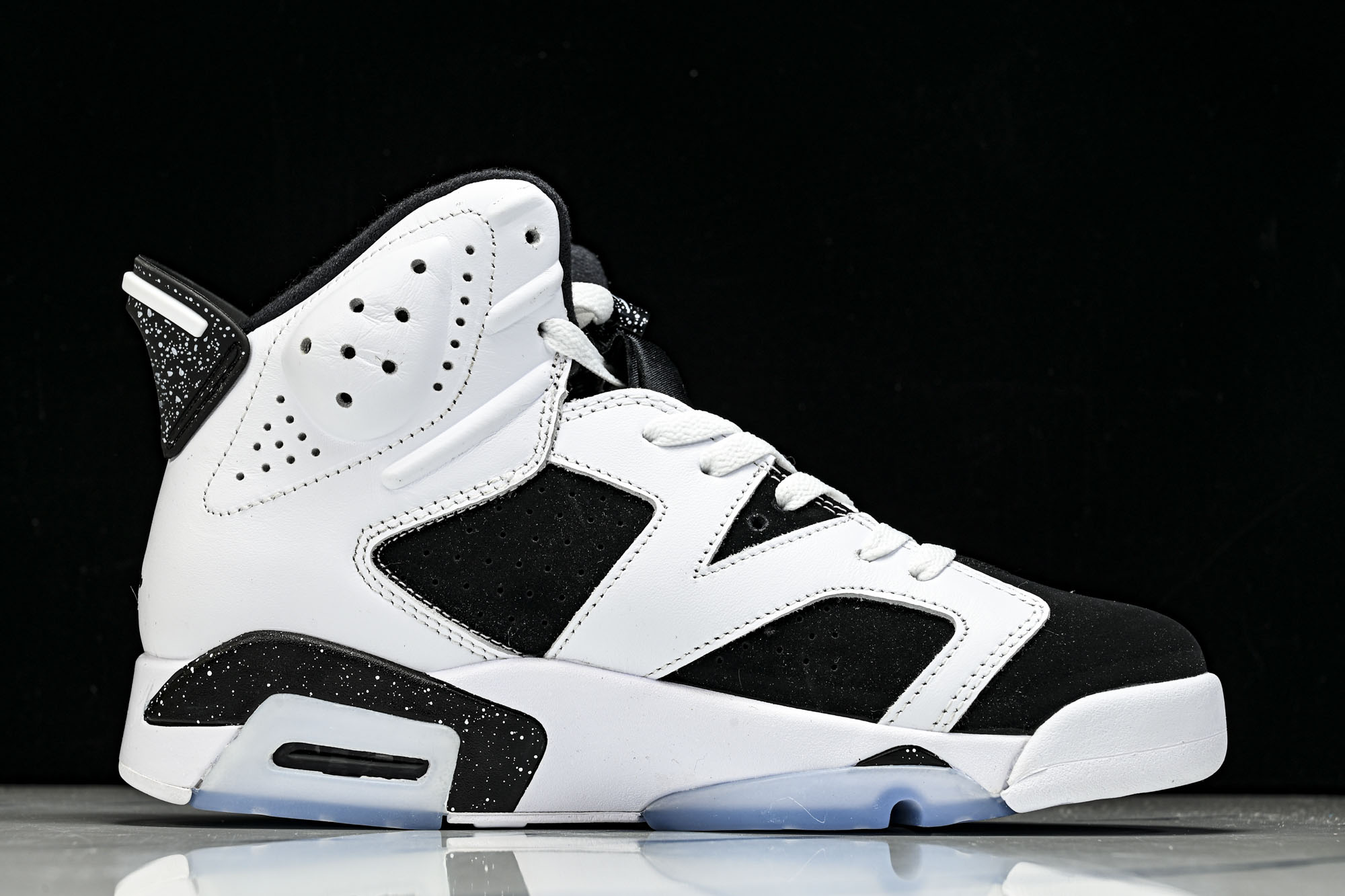 Air Jordan 6 Retro  White And Black  AJ6 乔6经典白黑CT852