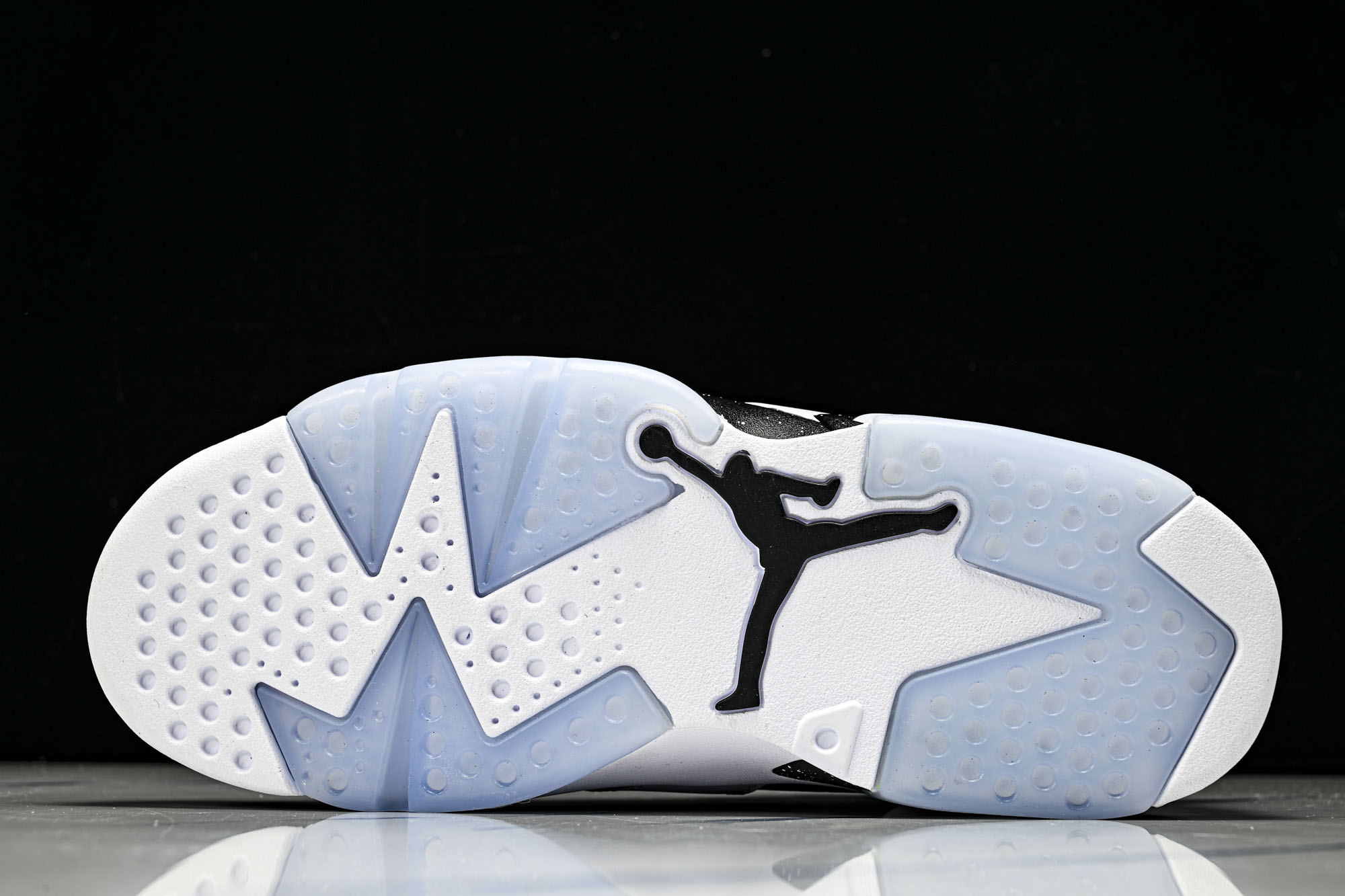 Air Jordan 6 Retro  White And Black  AJ6 乔6经典白黑CT852