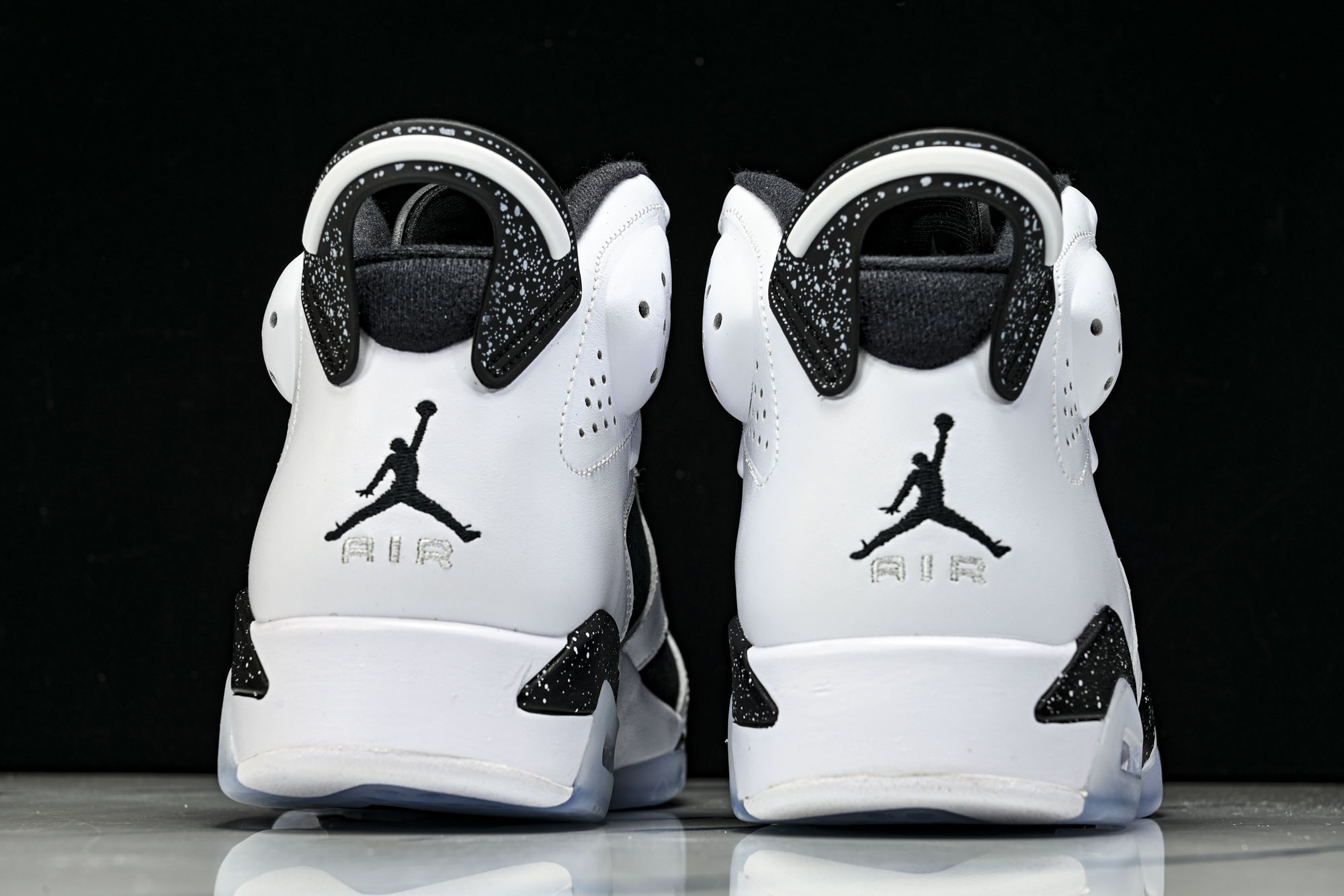 Air Jordan 6 Retro  White And Black  AJ6 乔6经典白黑CT852