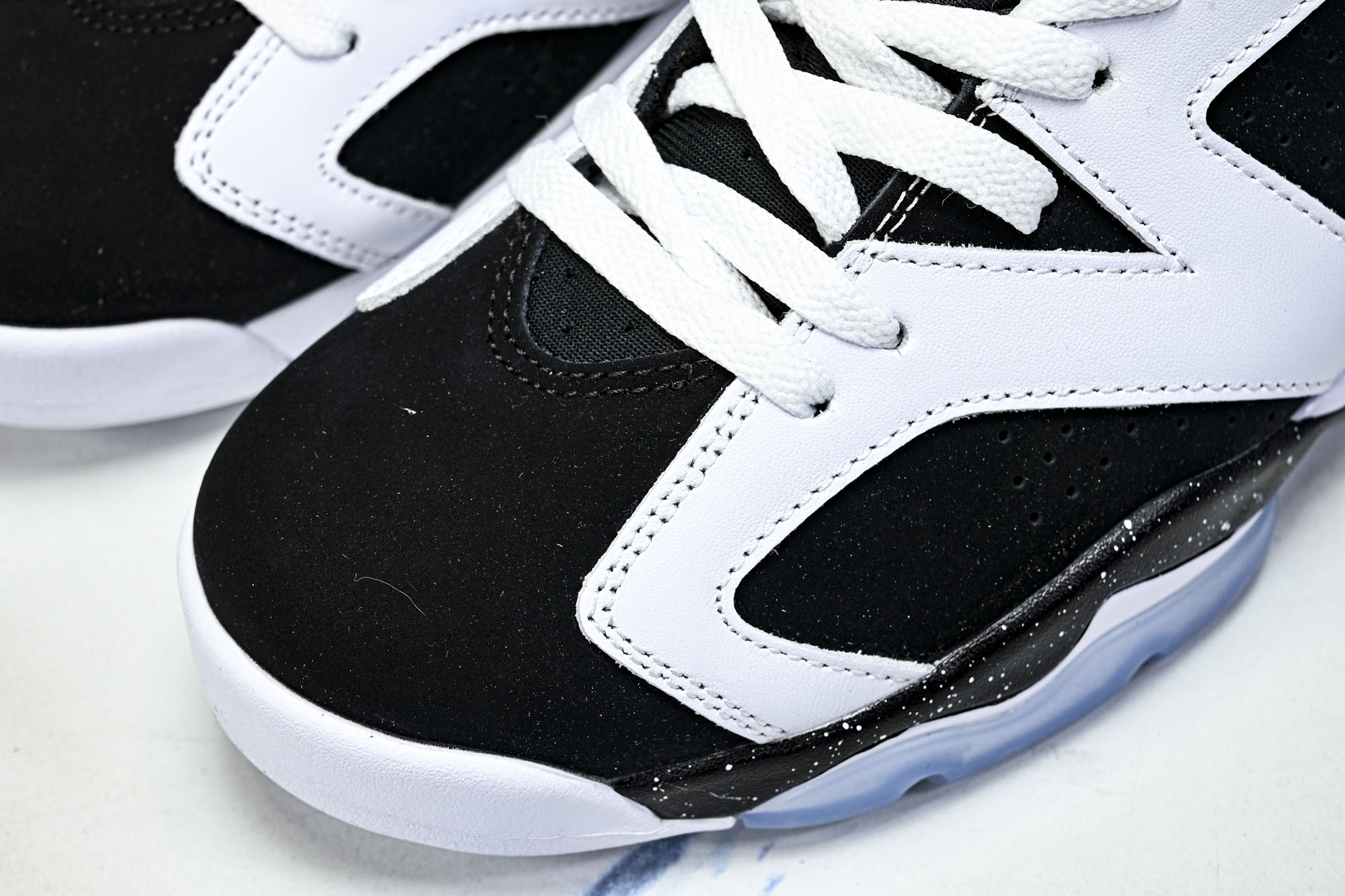 Air Jordan 6 Retro  White And Black  AJ6 乔6经典白黑CT852
