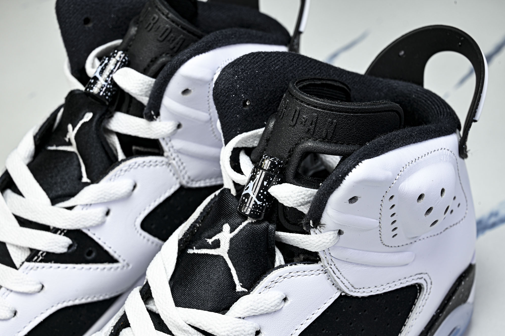 Air Jordan 6 Retro  White And Black  AJ6 乔6经典白黑CT852