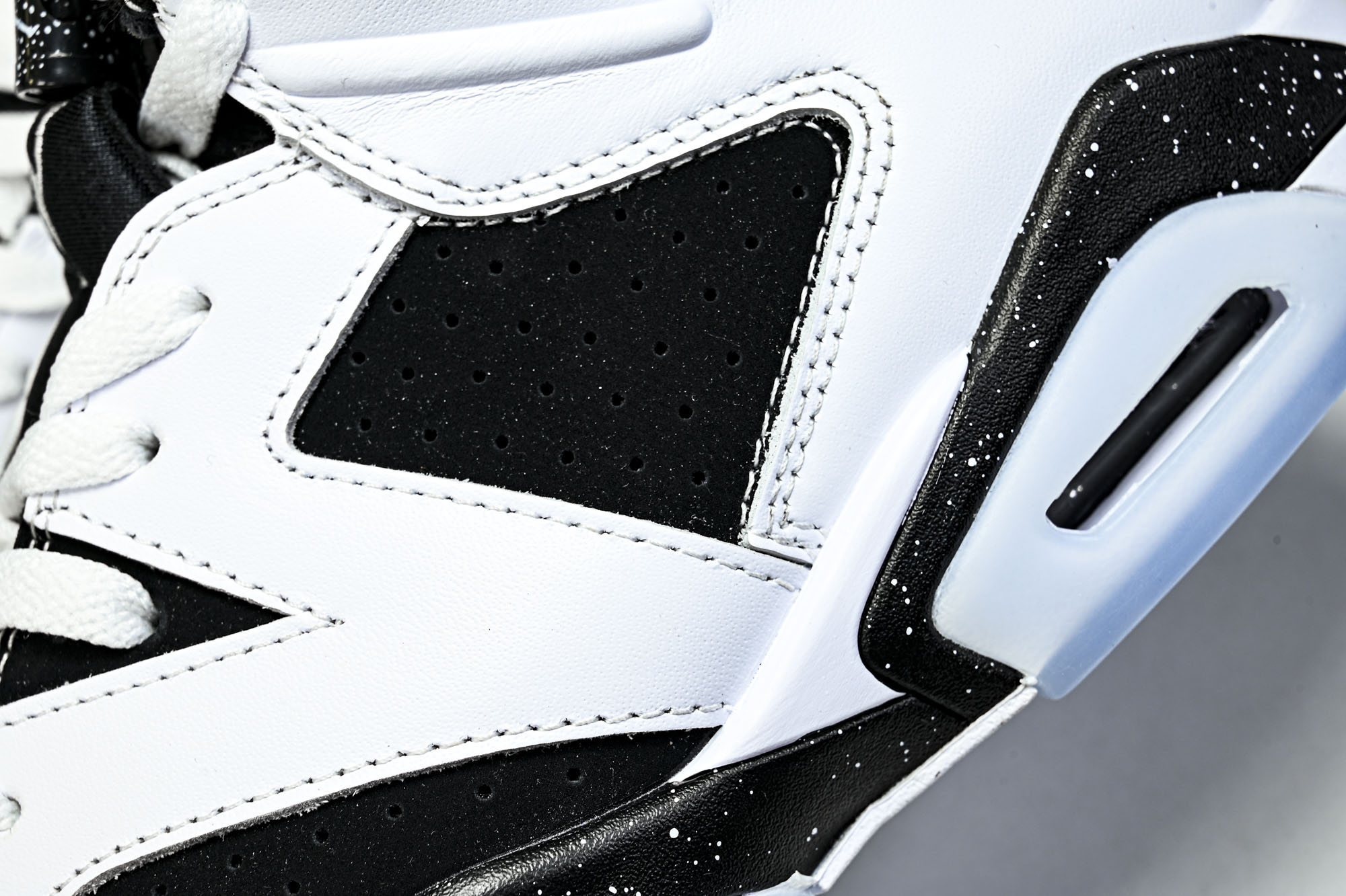 Air Jordan 6 Retro  White And Black  AJ6 乔6经典白黑CT852