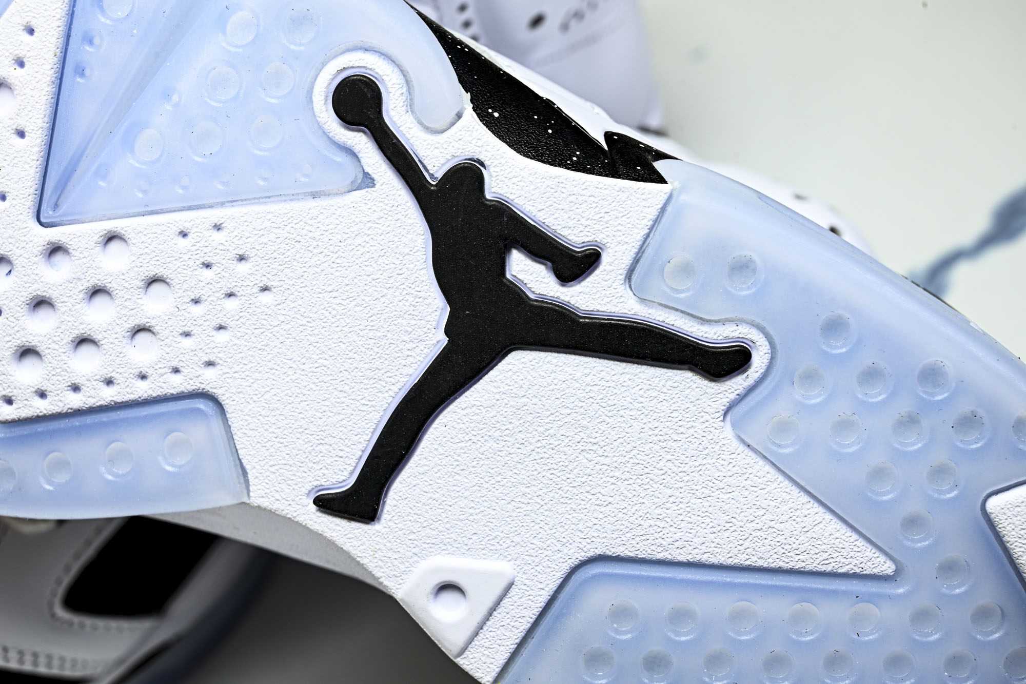 Air Jordan 6 Retro  White And Black  AJ6 乔6经典白黑CT852